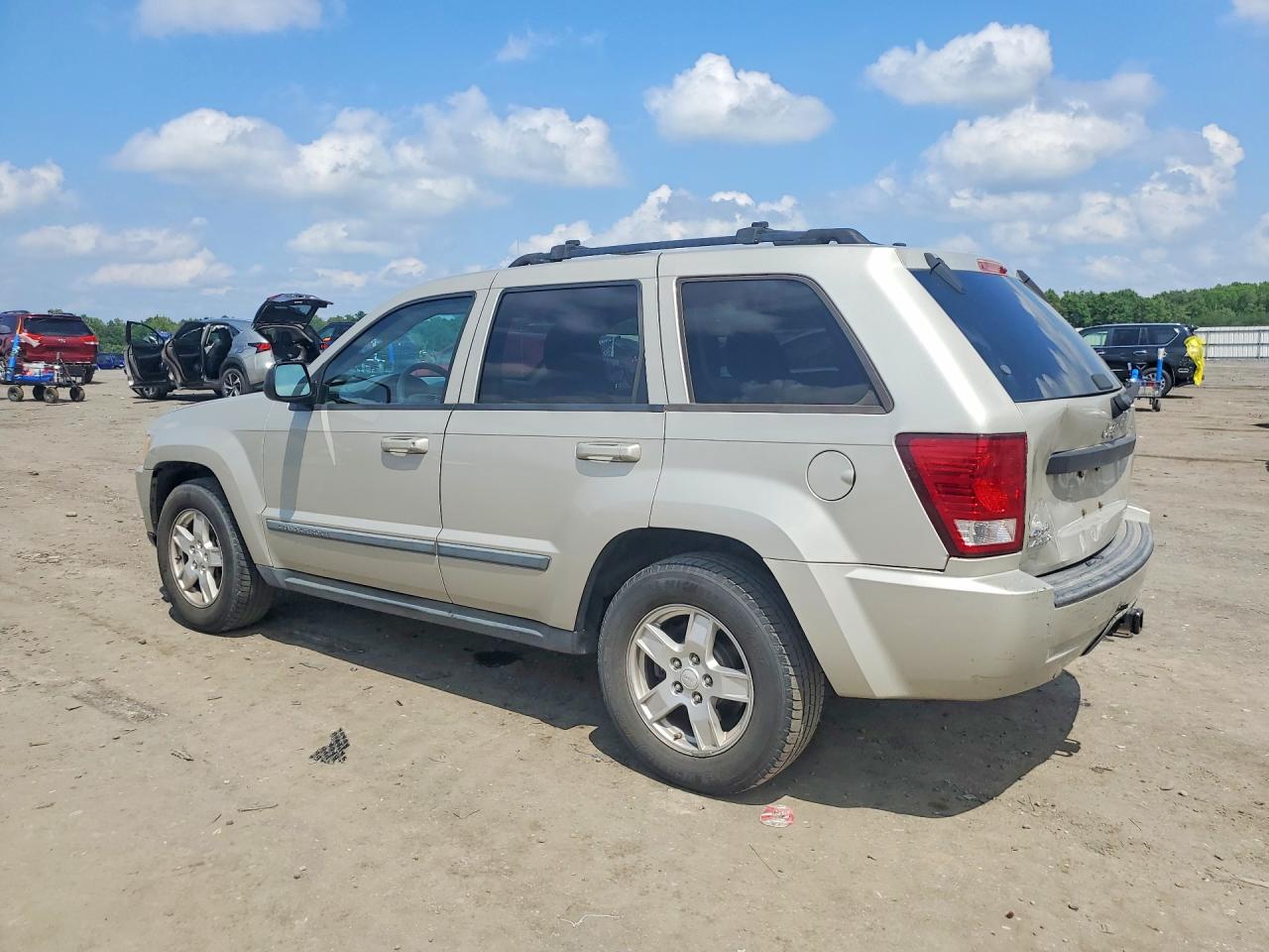 2007 Jeep Grand Cherokee Laredo Silver vin: 1J8GR48K87C579516