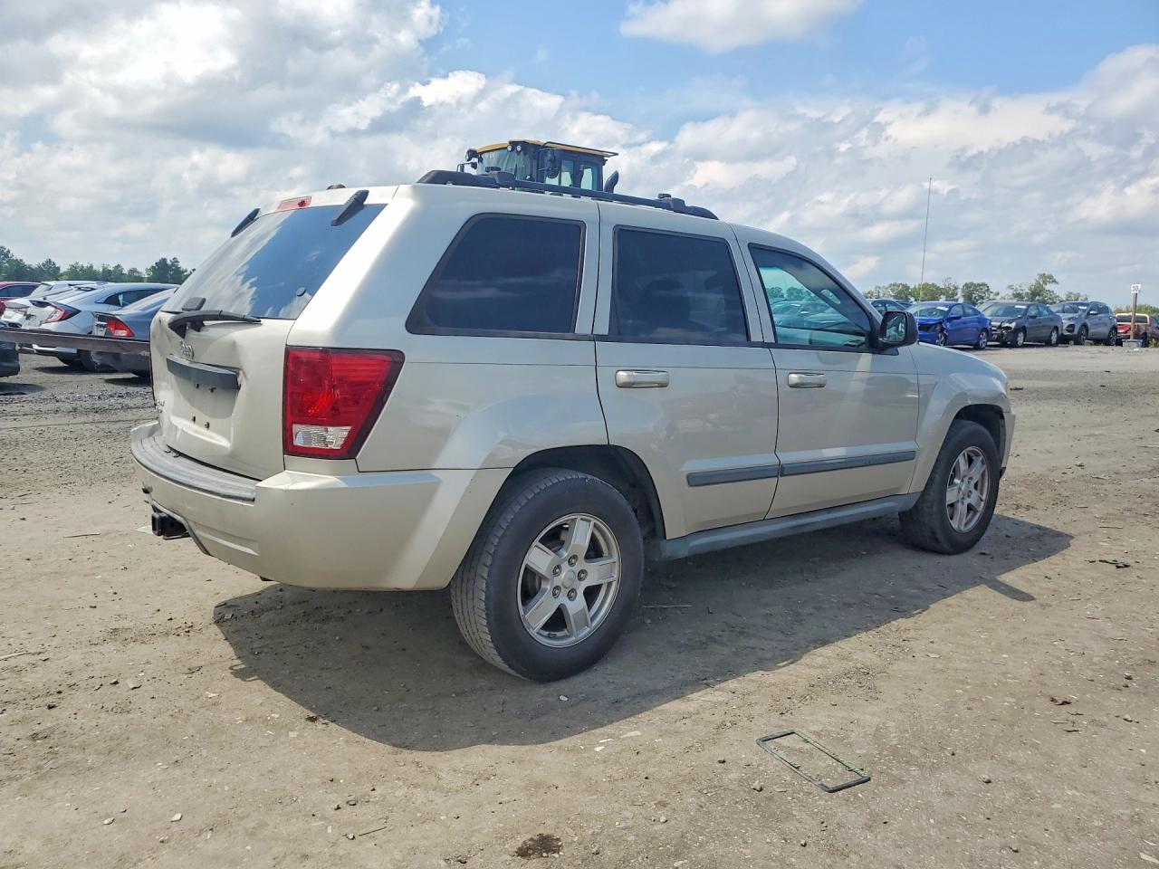 2007 Jeep Grand Cherokee Laredo Silver vin: 1J8GR48K87C579516