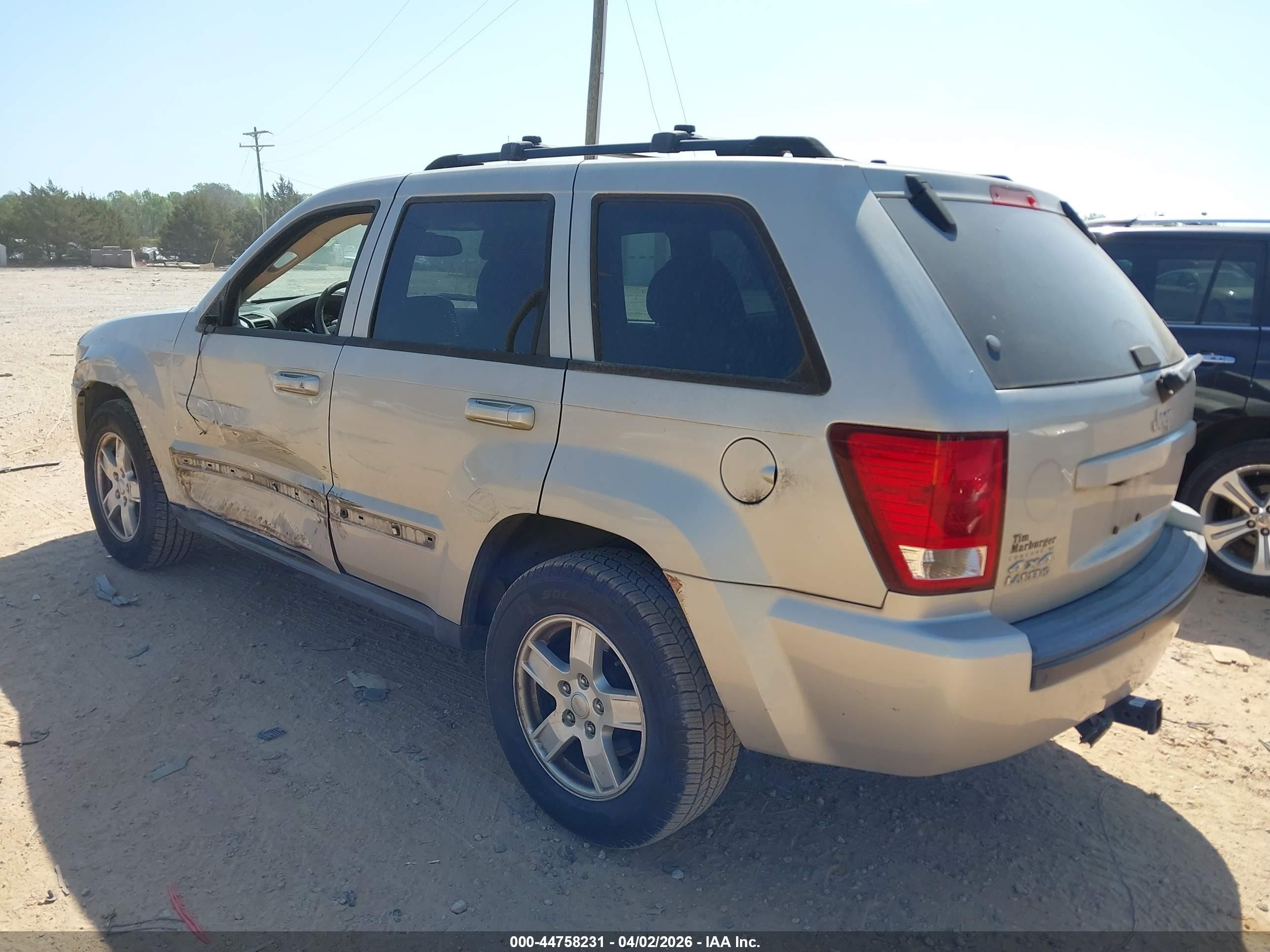 2007 Jeep Grand Cherokee Laredo Silver vin: 1J8GR48K87C618802