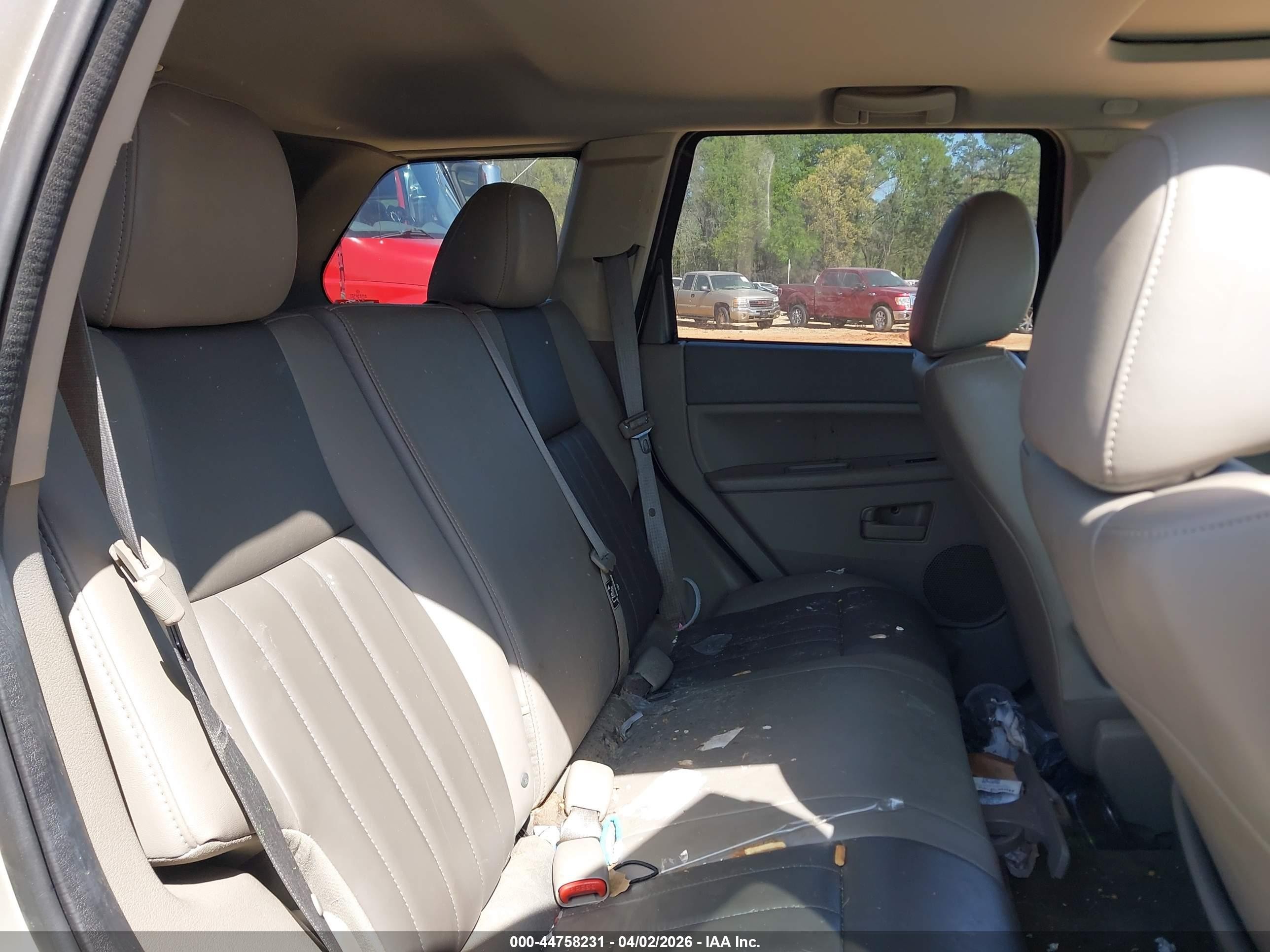 2007 Jeep Grand Cherokee Laredo Silver vin: 1J8GR48K87C618802