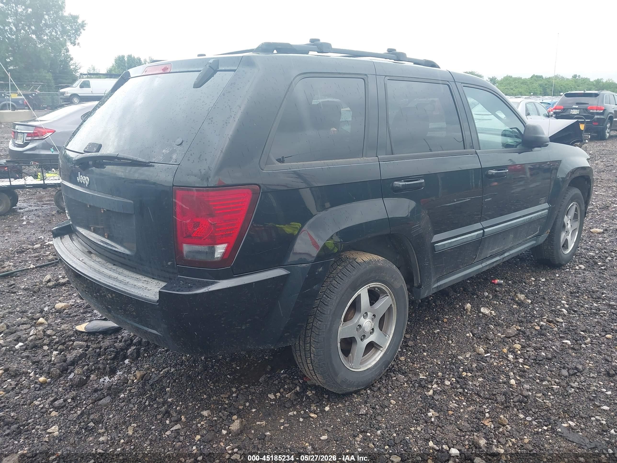 2007 Jeep Grand Cherokee Laredo Черный vin: 1J8GR48K87C631789