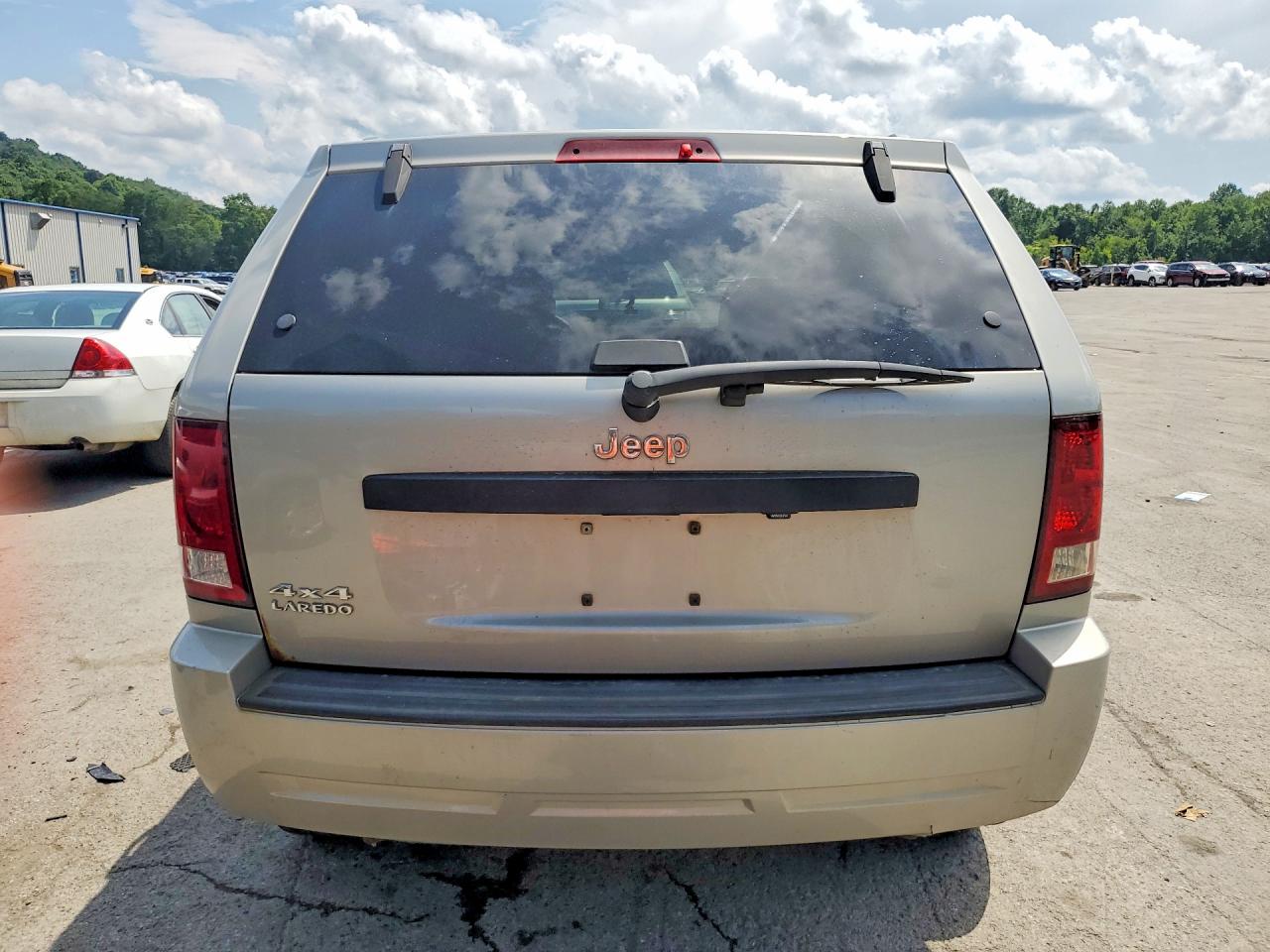 2008 Jeep Grand Cherokee Laredo Tan vin: 1J8GR48K88C243849