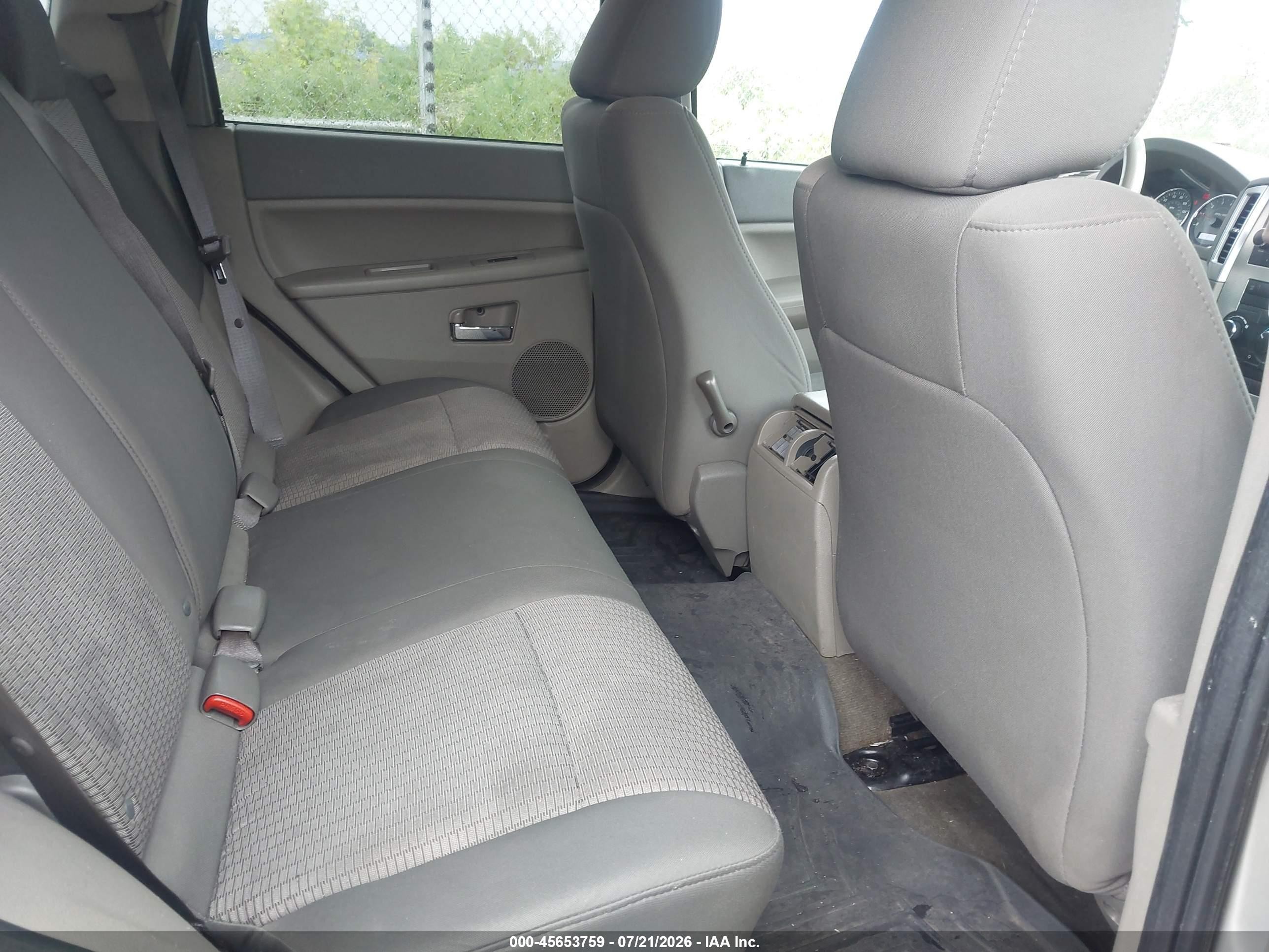2009 Jeep Grand Cherokee Laredo Cream vin: 1J8GR48K89C506701