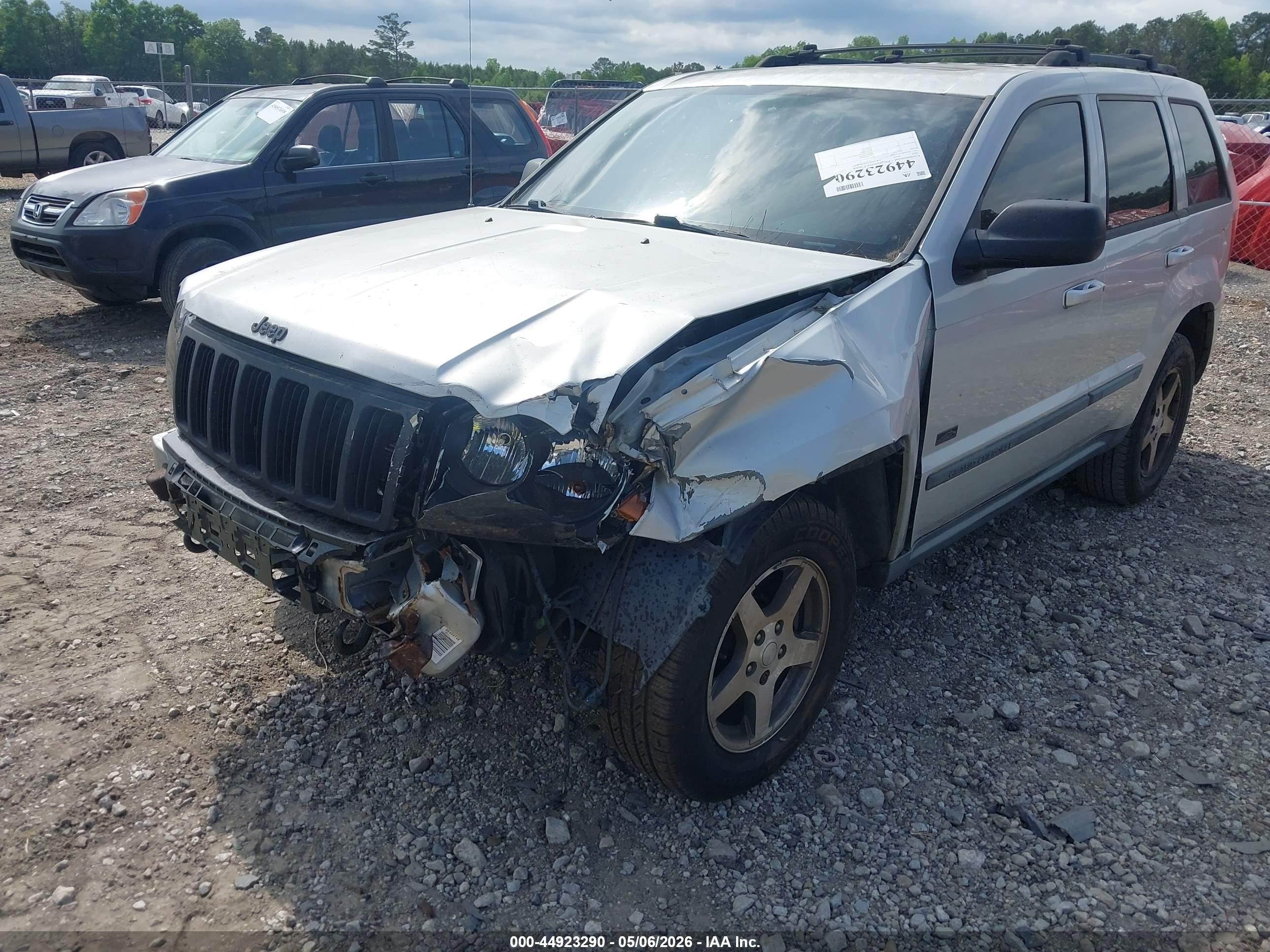 2007 Jeep Grand Cherokee Laredo Silver vin: 1J8GR48K97C673940