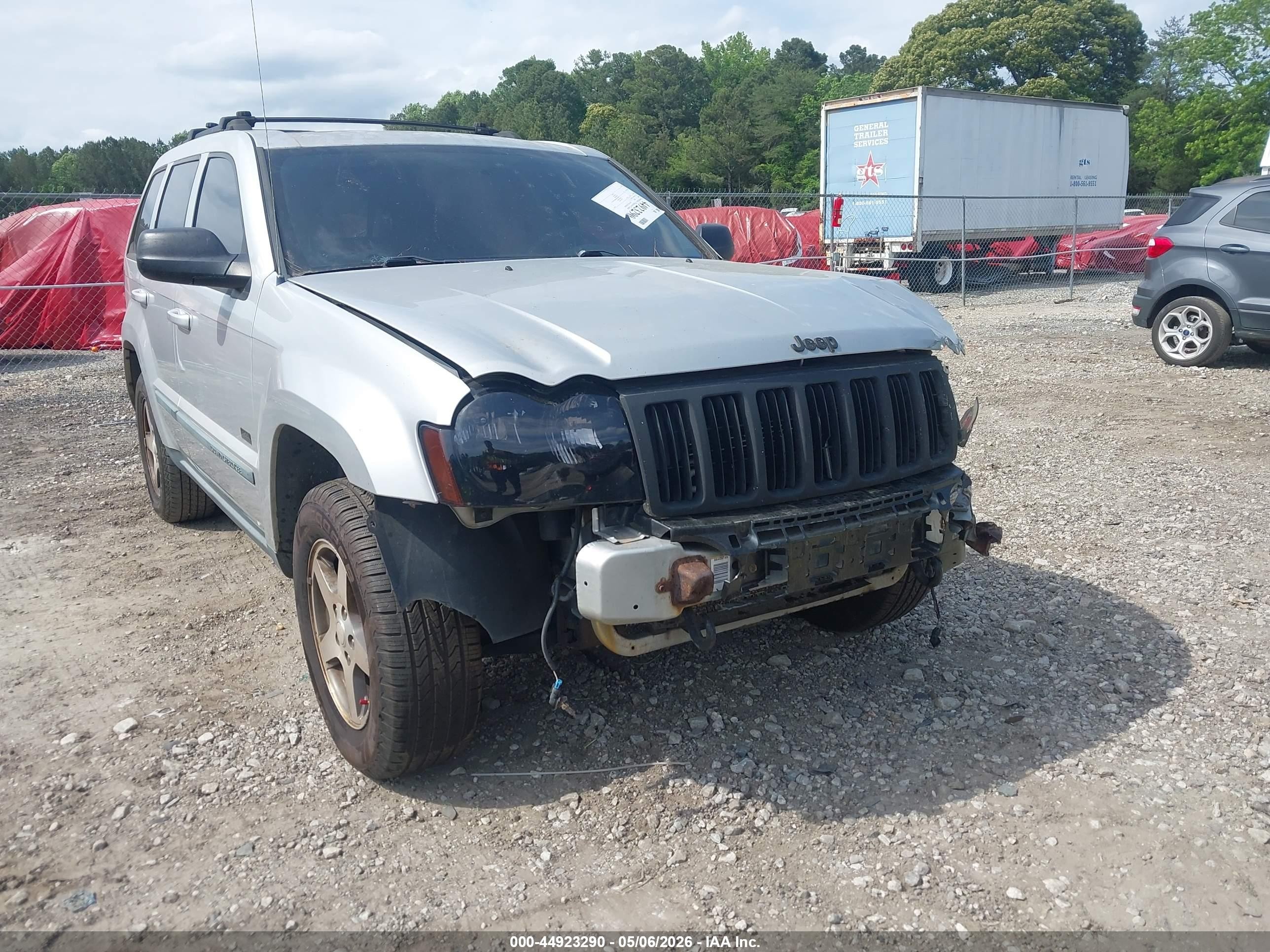 2007 Jeep Grand Cherokee Laredo Silver vin: 1J8GR48K97C673940