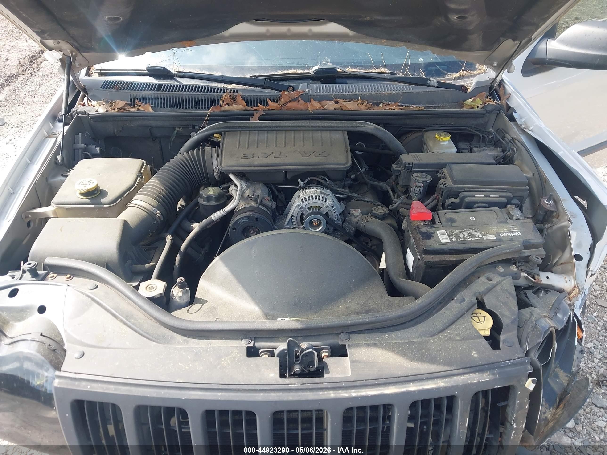 2007 Jeep Grand Cherokee Laredo Silver vin: 1J8GR48K97C673940