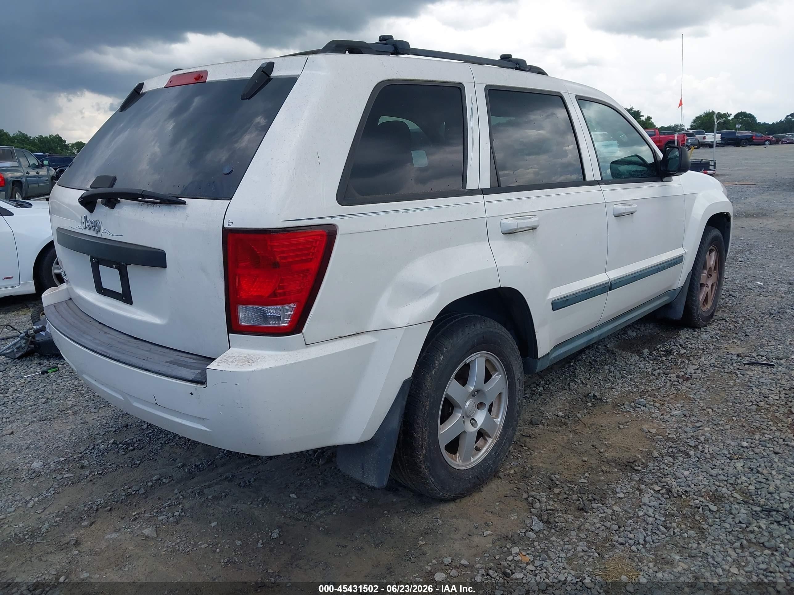 2008 Jeep Grand Cherokee Laredo Белый vin: 1J8GR48K98C103776