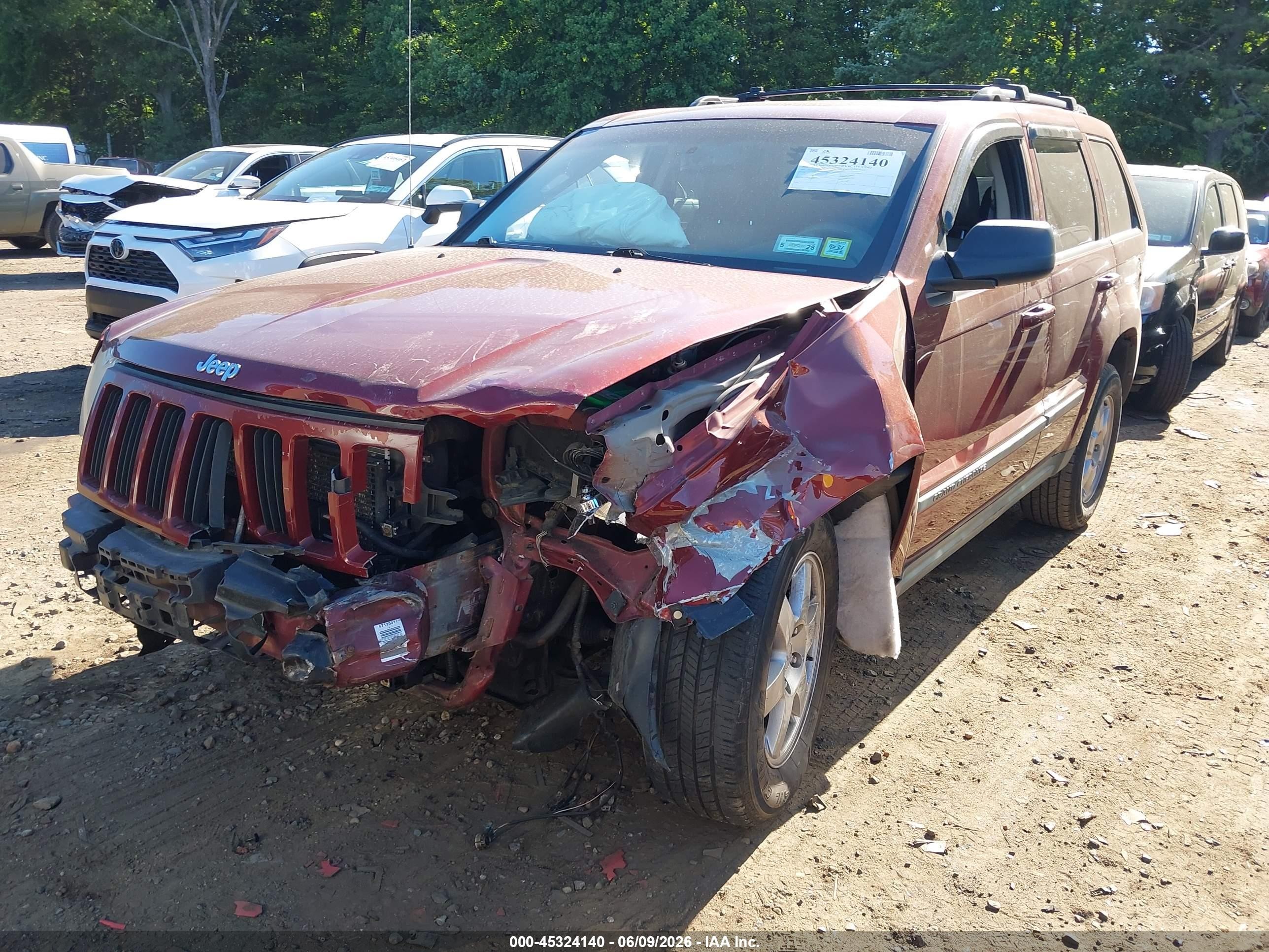 2008 Jeep Grand Cherokee Laredo Red vin: 1J8GR48K98C122067