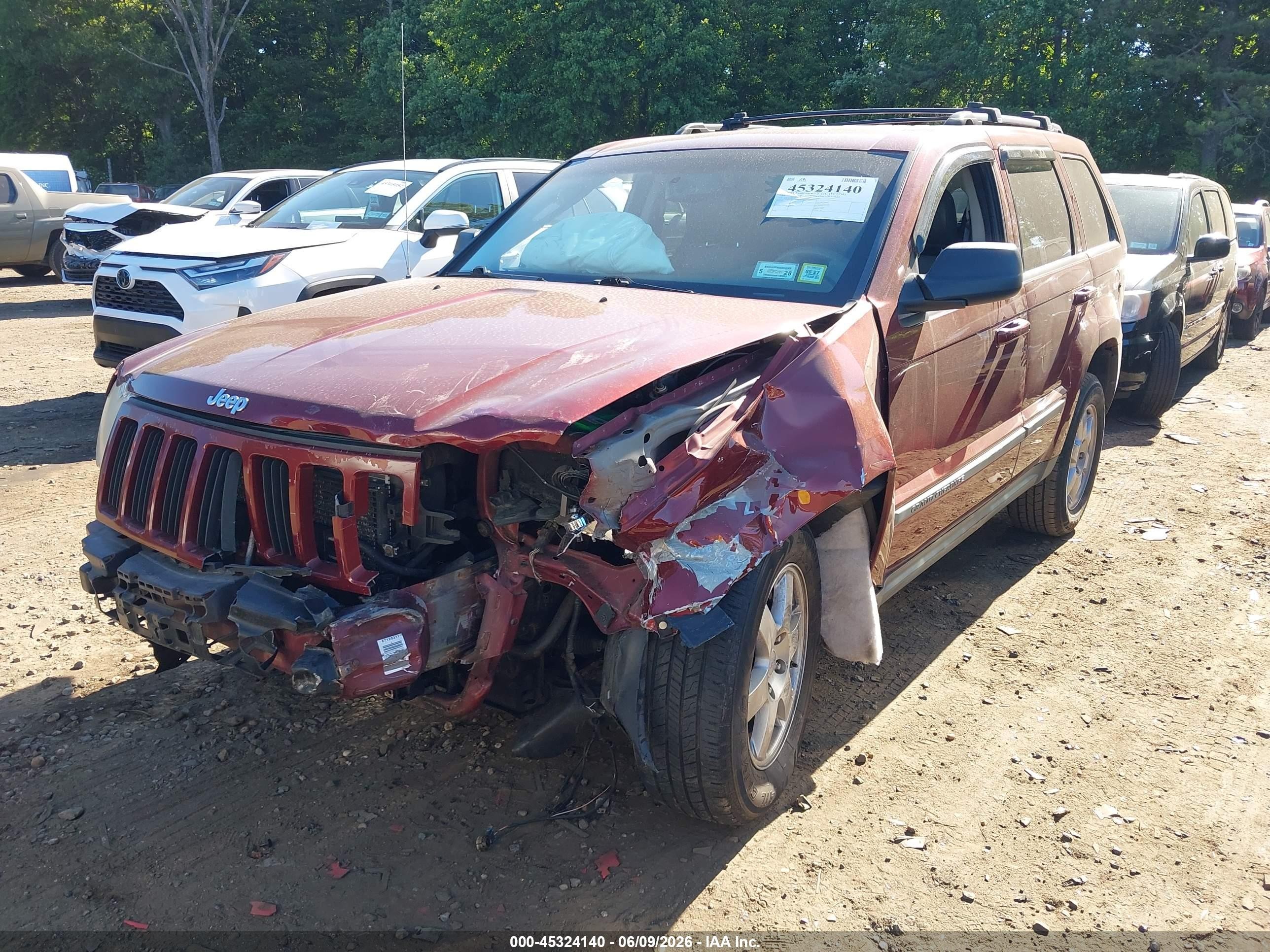 2008 Jeep Grand Cherokee Laredo Red vin: 1J8GR48K98C122067