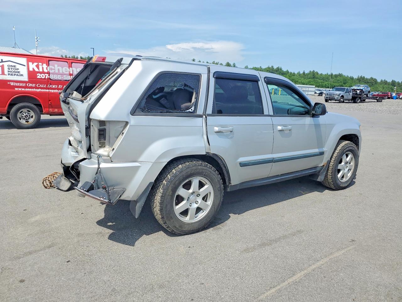 2008 Jeep Grand Cherokee Laredo Серебряный vin: 1J8GR48K98C200623