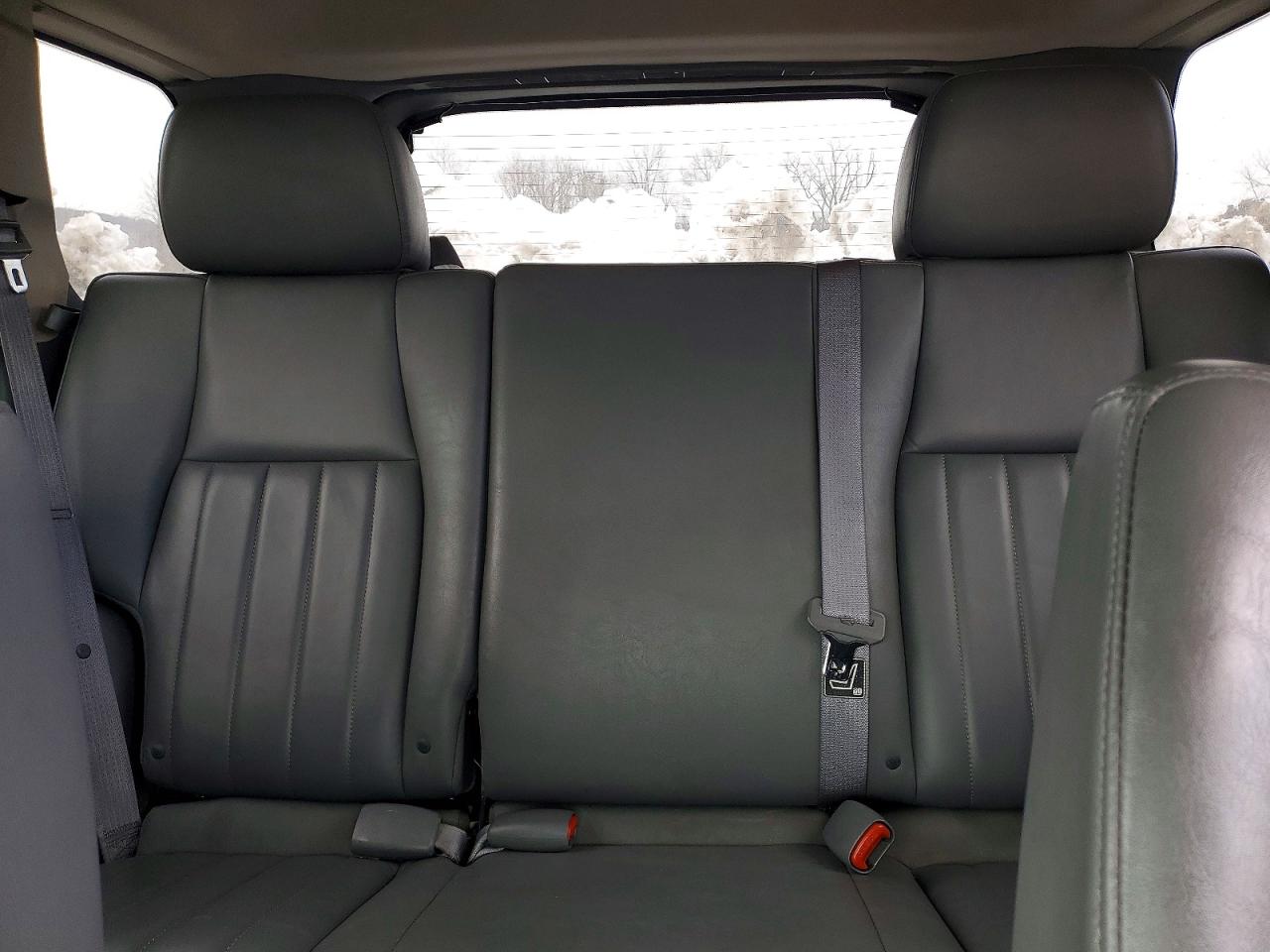 2005 Jeep Grand Cherokee Laredo Silver vin: 1J8GR48KX5C573942