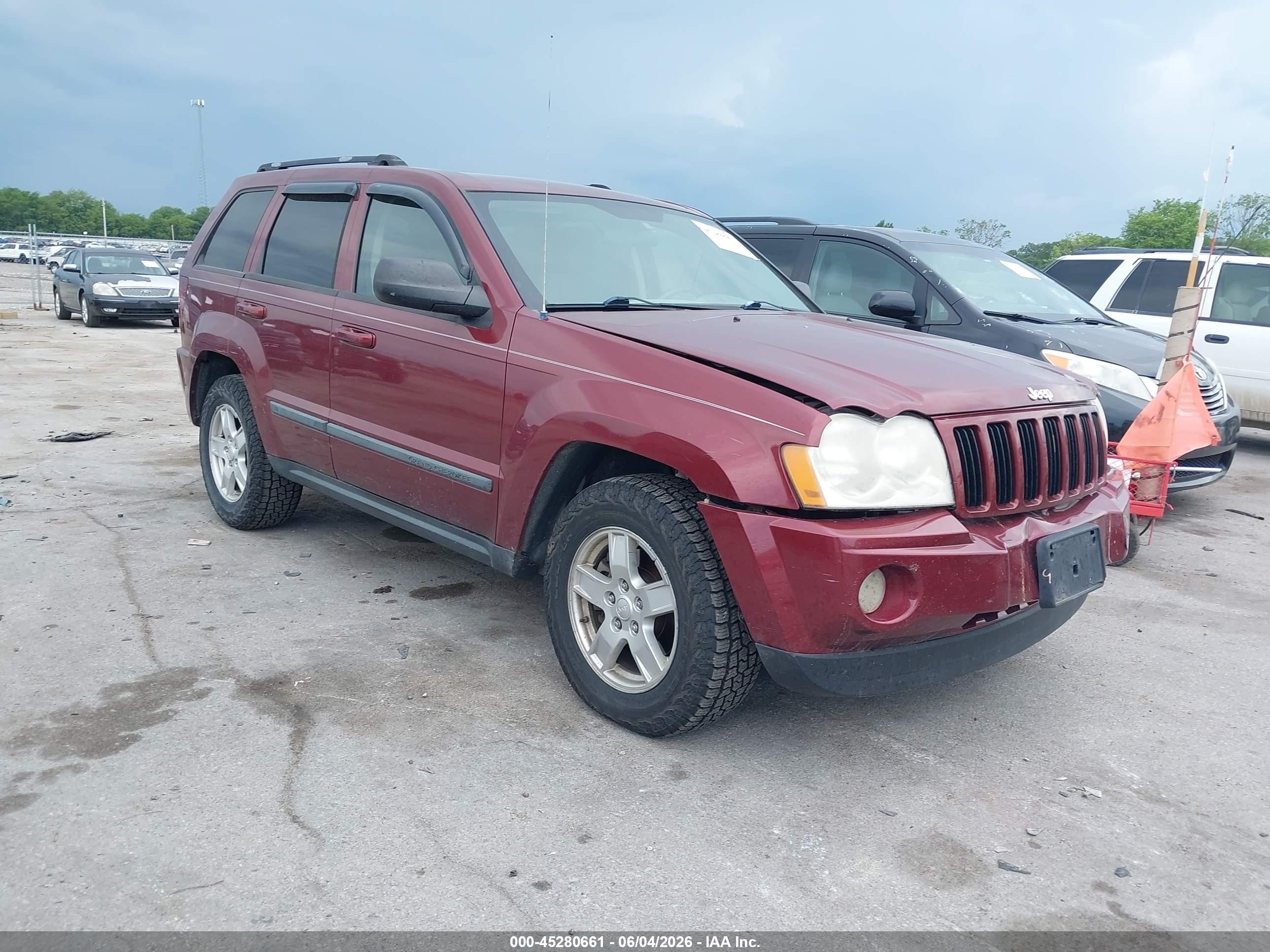 2007 Jeep Grand Cherokee Laredo Red vin: 1J8GR48KX7C537087