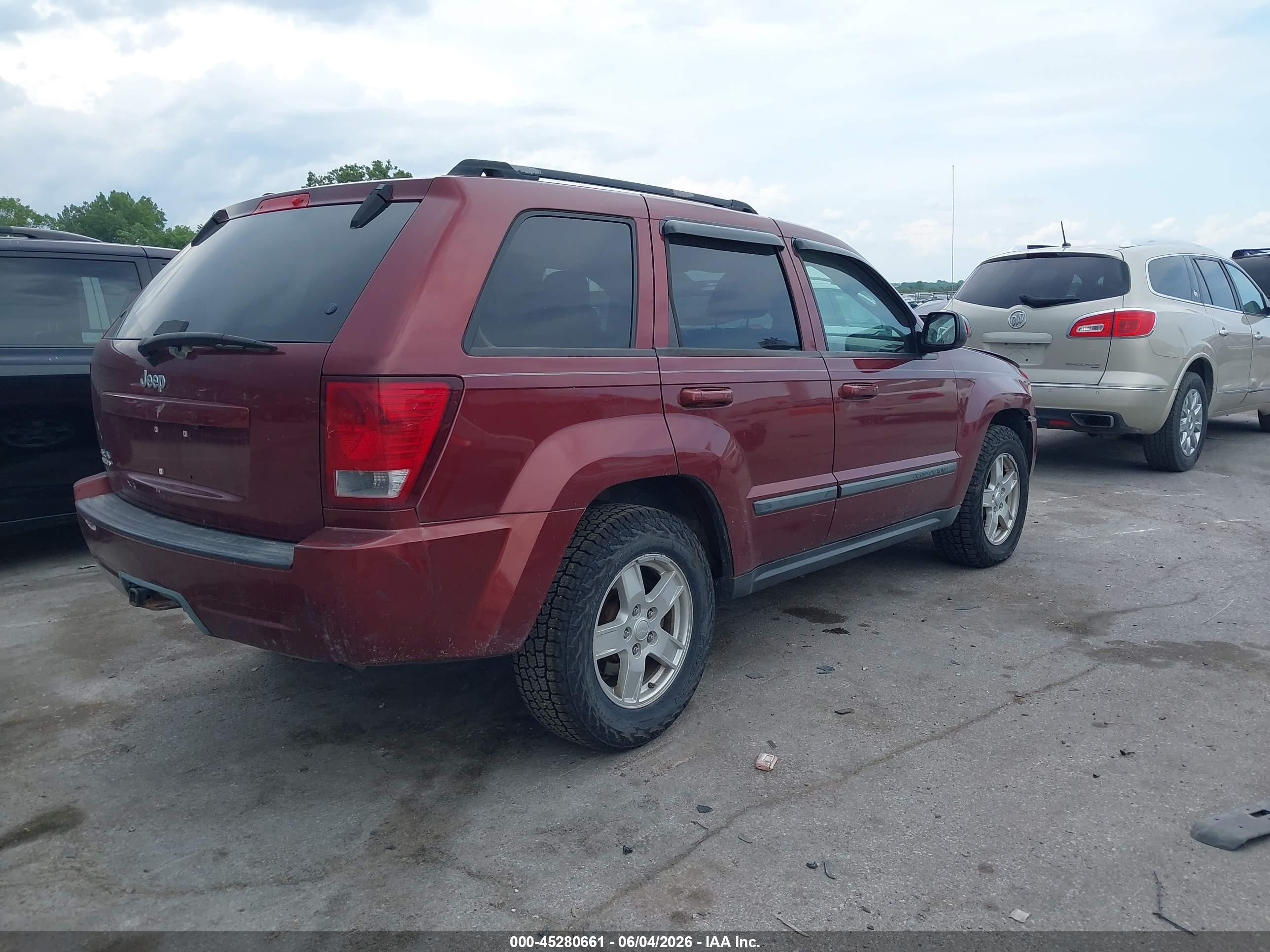 2007 Jeep Grand Cherokee Laredo Red vin: 1J8GR48KX7C537087