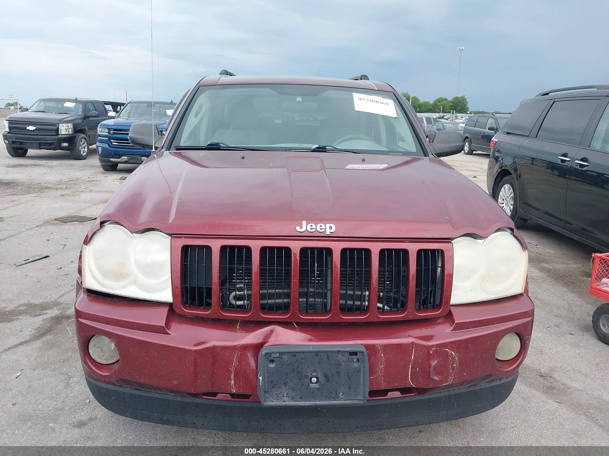 2007 Jeep Grand Cherokee Laredo Red vin: 1J8GR48KX7C537087