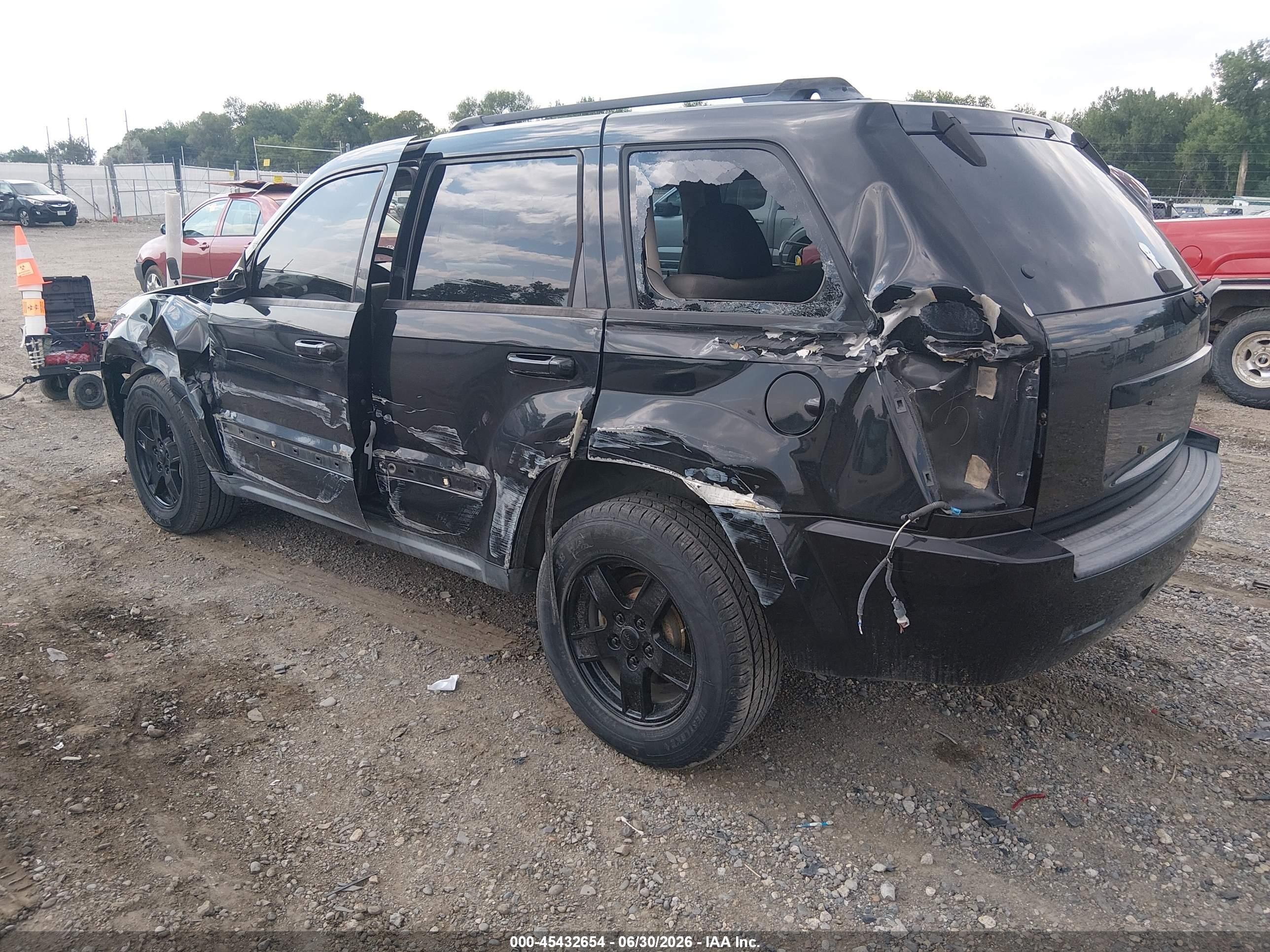 2007 Jeep Grand Cherokee Laredo Black vin: 1J8GR48KX7C561843