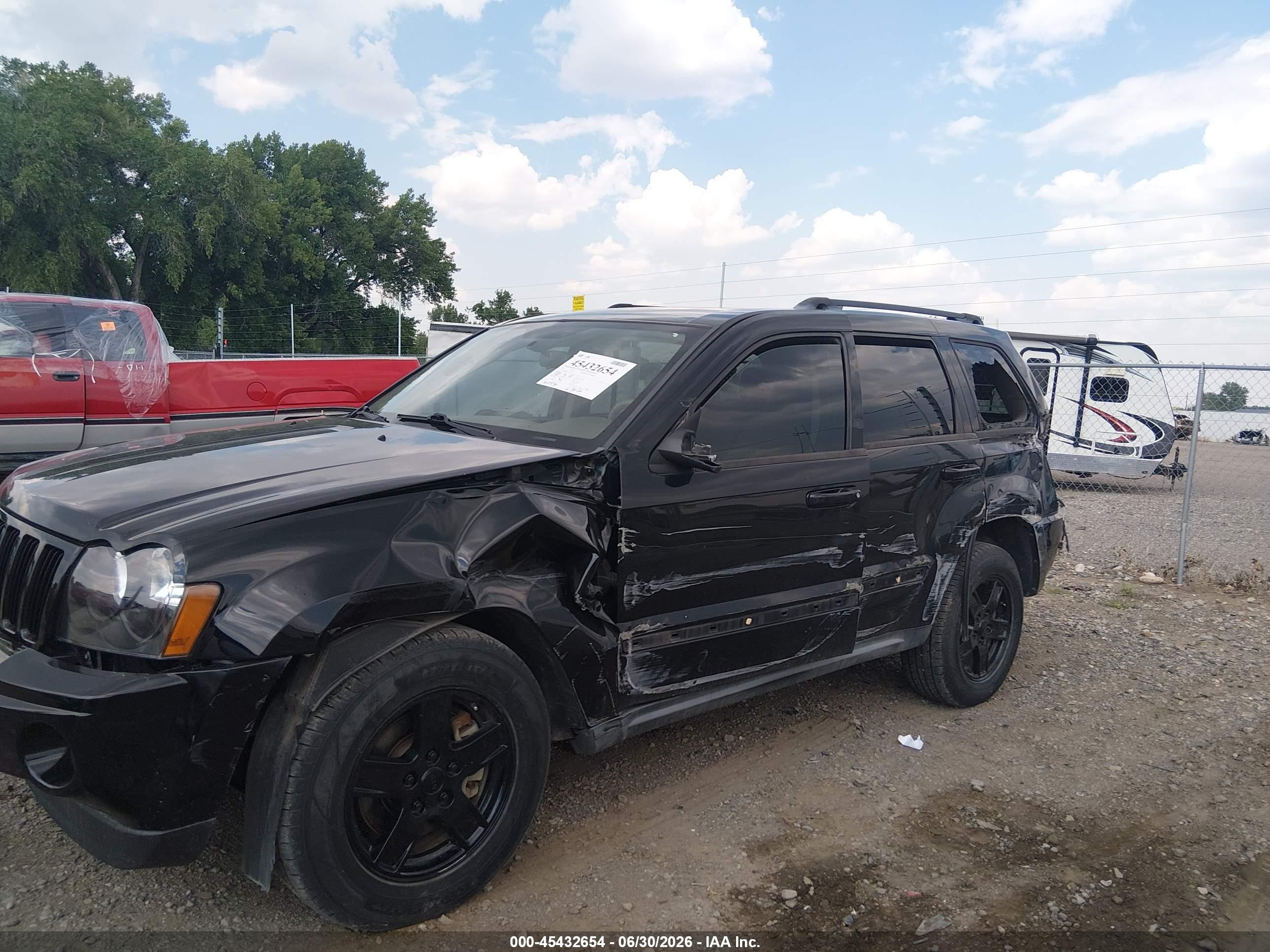 2007 Jeep Grand Cherokee Laredo Black vin: 1J8GR48KX7C561843
