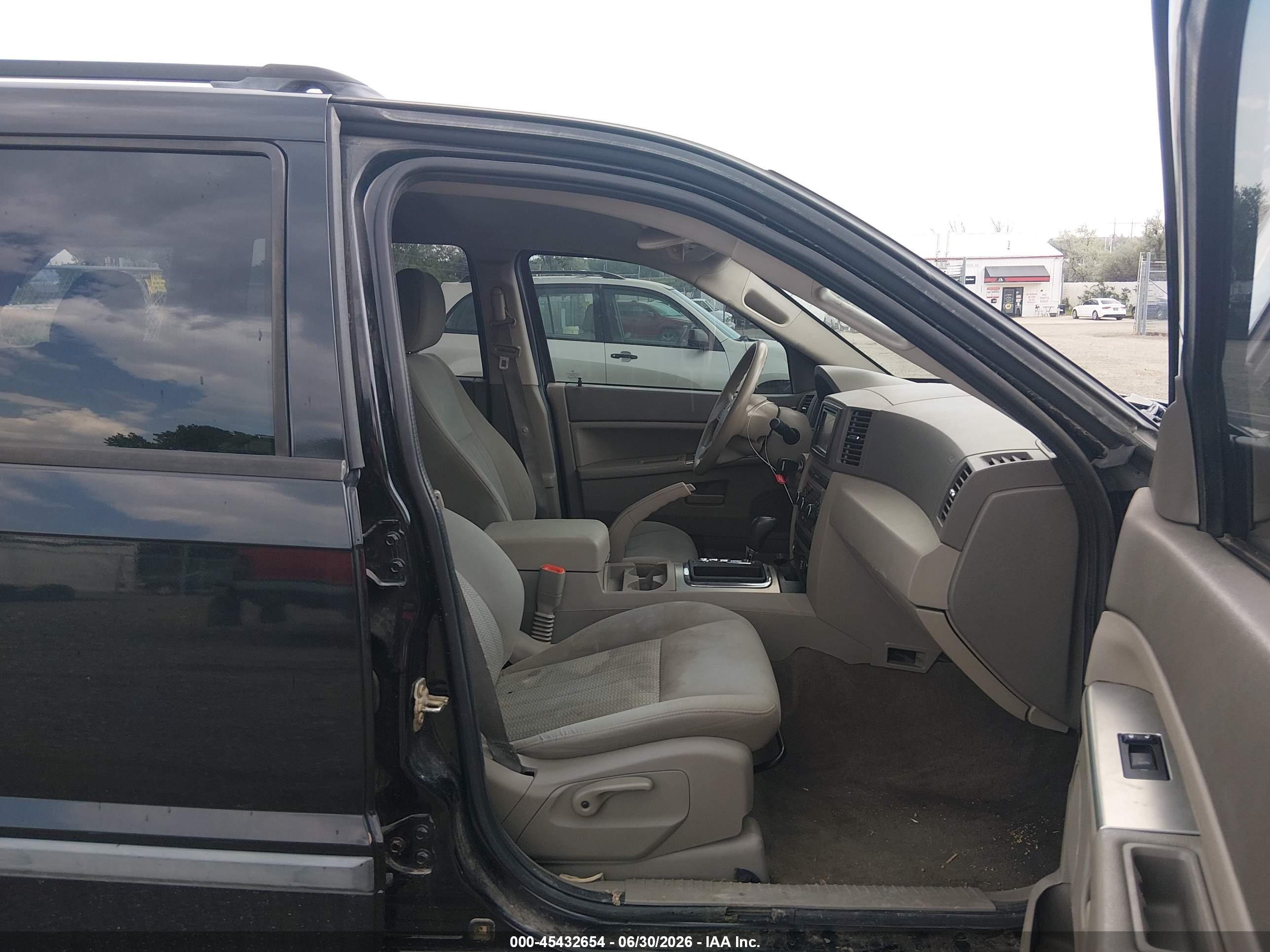 2007 Jeep Grand Cherokee Laredo Black vin: 1J8GR48KX7C561843