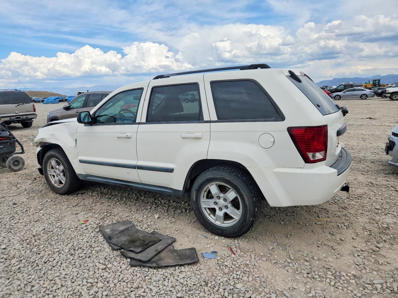 2007 Jeep Grand Cherokee Laredo White vin: 1J8GR48KX7C593224