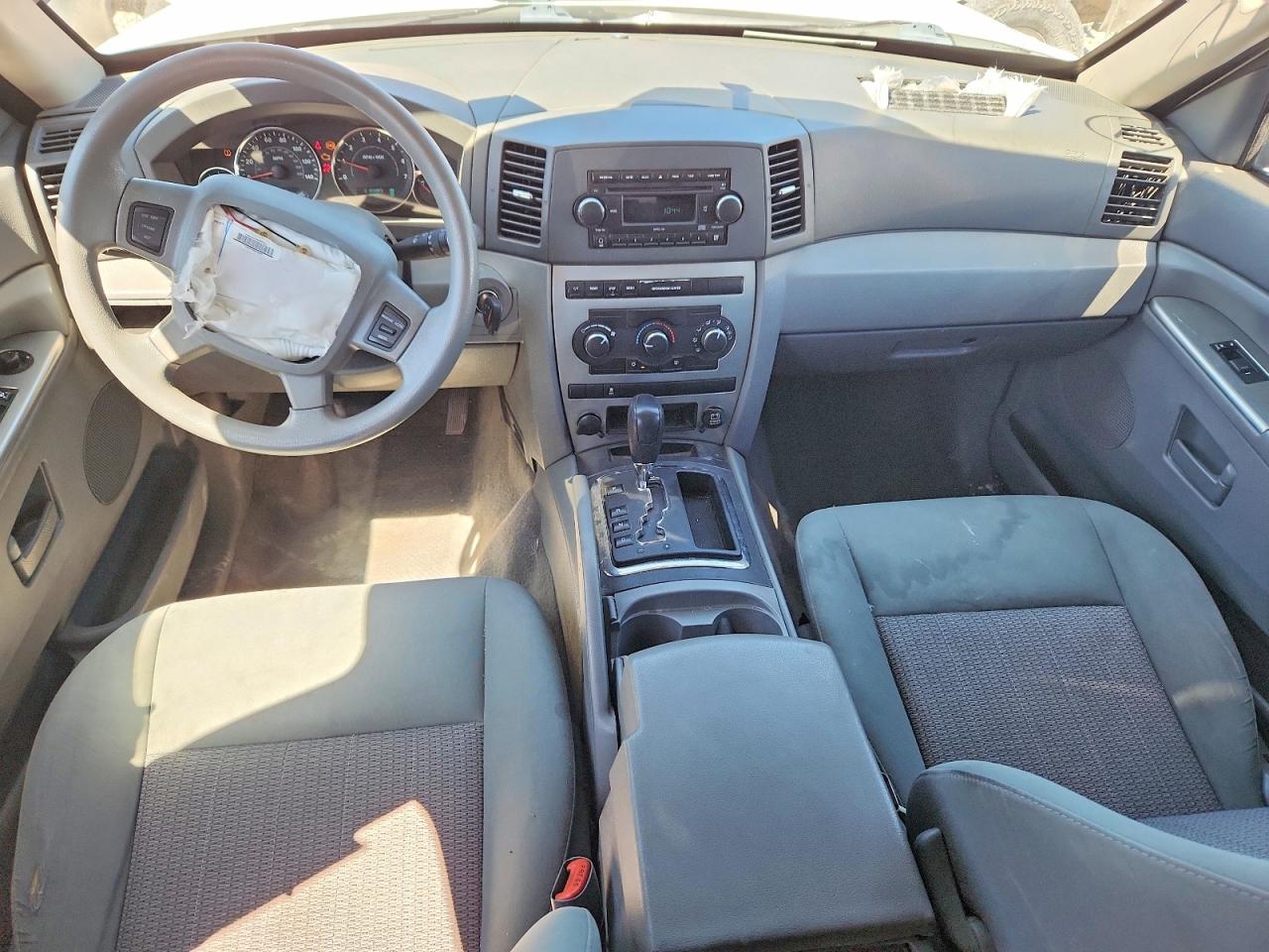 2007 Jeep Grand Cherokee Laredo White vin: 1J8GR48KX7C593224