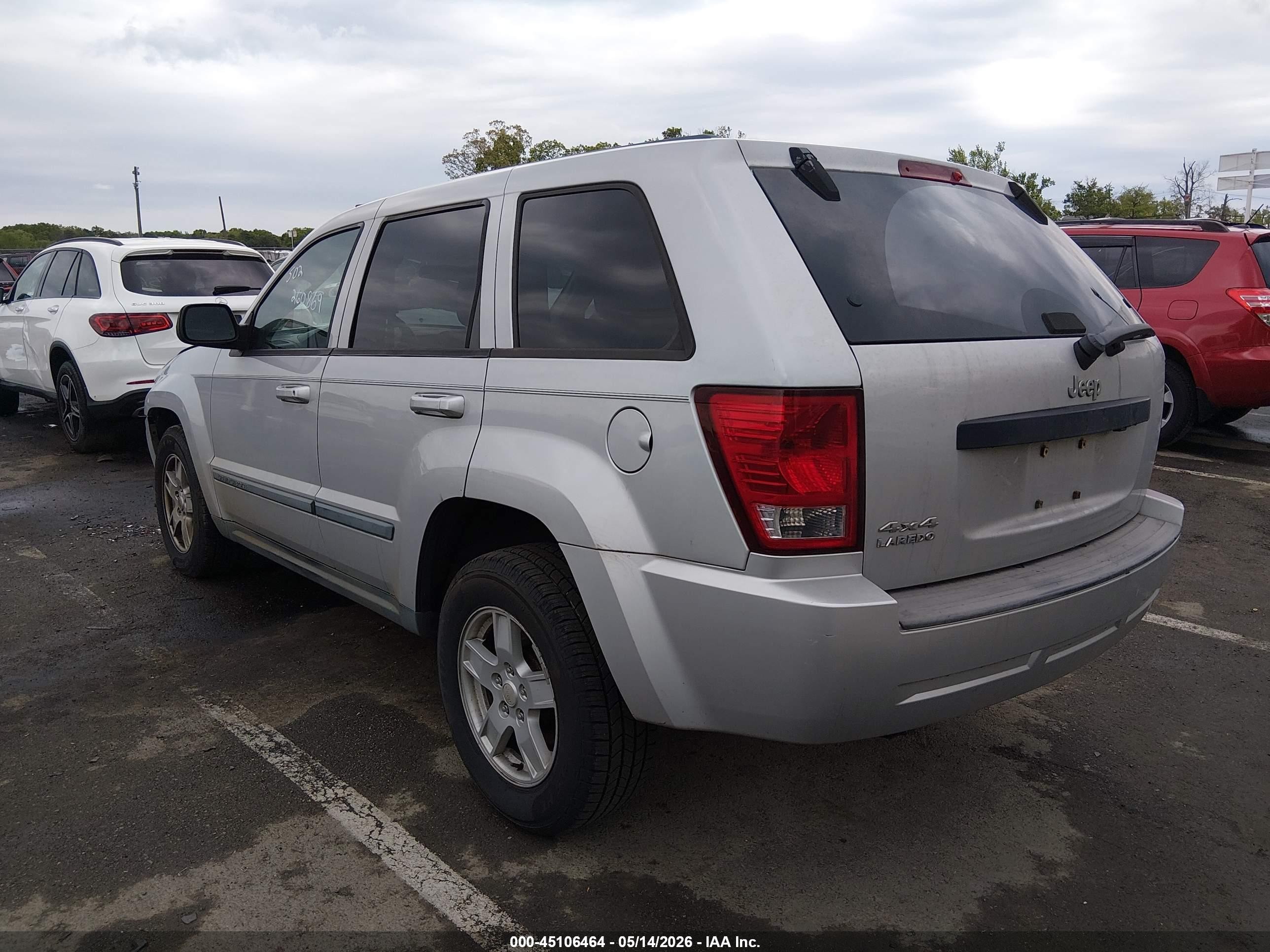 2007 Jeep Grand Cherokee Laredo Серебряный vin: 1J8GR48KX7C597239