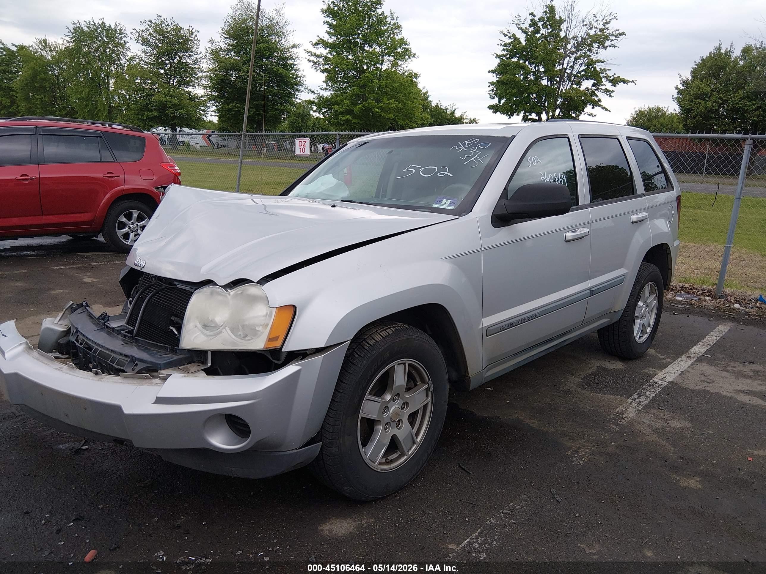 2007 Jeep Grand Cherokee Laredo Серебряный vin: 1J8GR48KX7C597239
