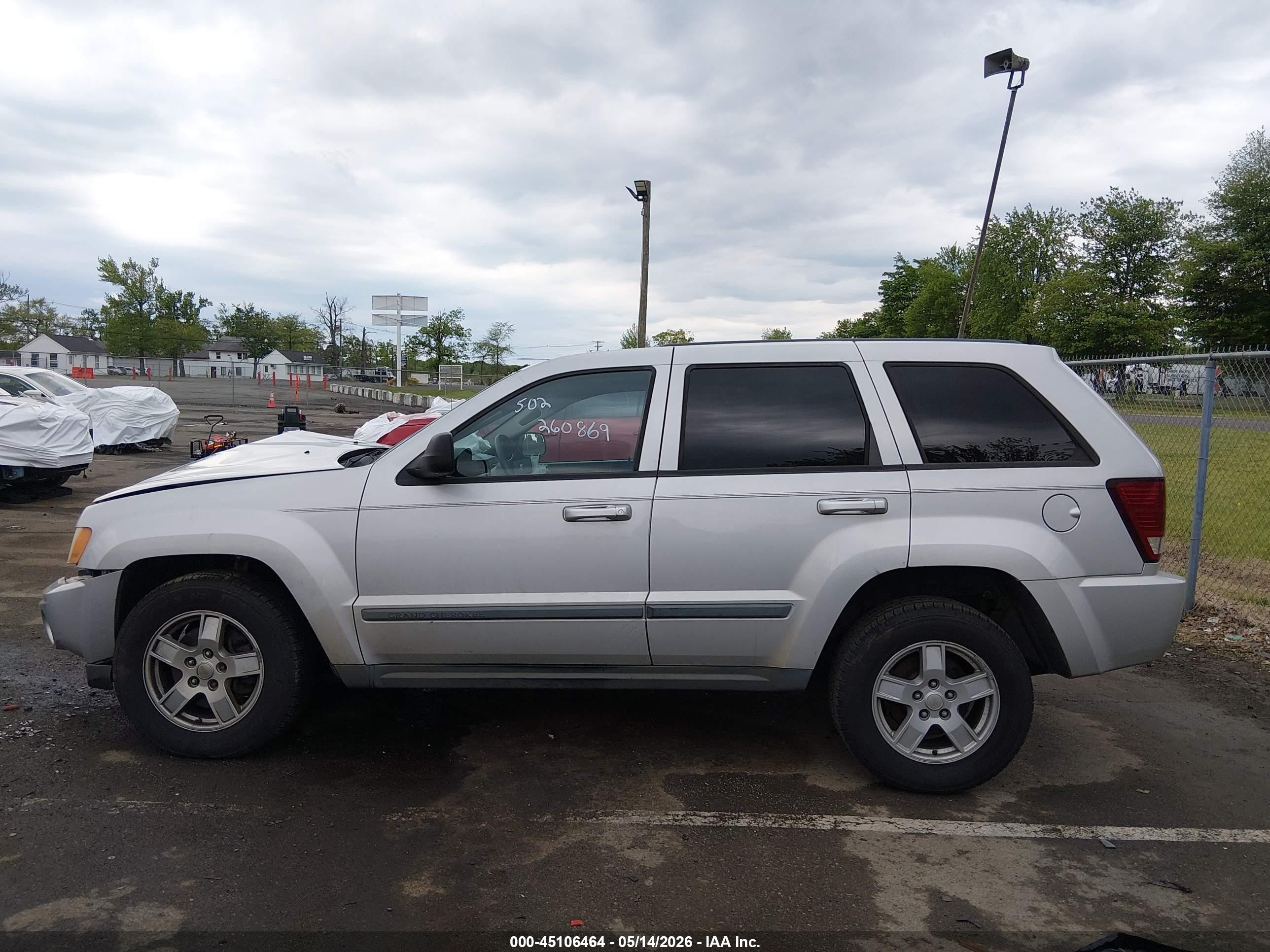 2007 Jeep Grand Cherokee Laredo Серебряный vin: 1J8GR48KX7C597239