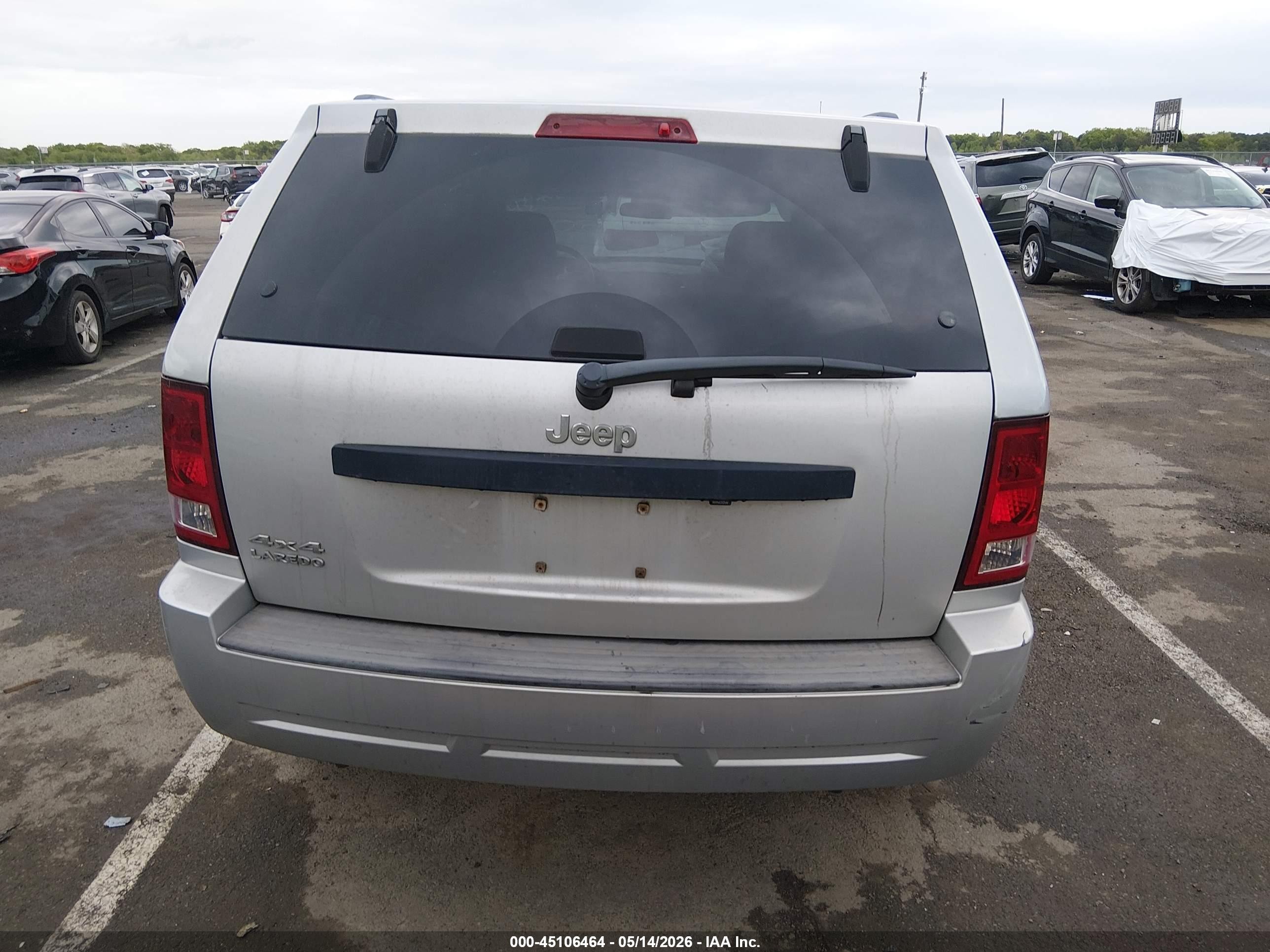 2007 Jeep Grand Cherokee Laredo Серебряный vin: 1J8GR48KX7C597239