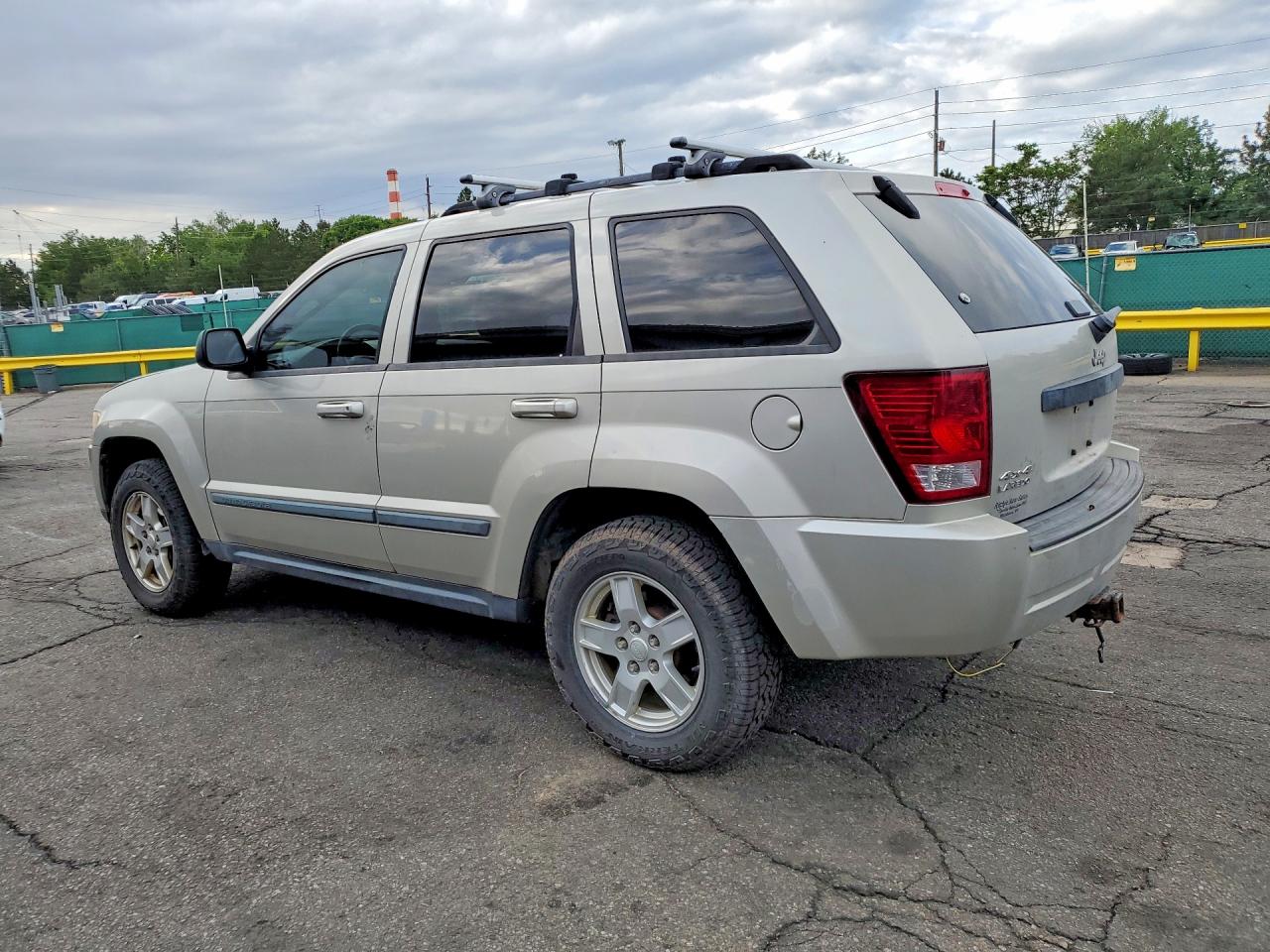 2007 Jeep Grand Cherokee Laredo Silver vin: 1J8GR48KX7C606148