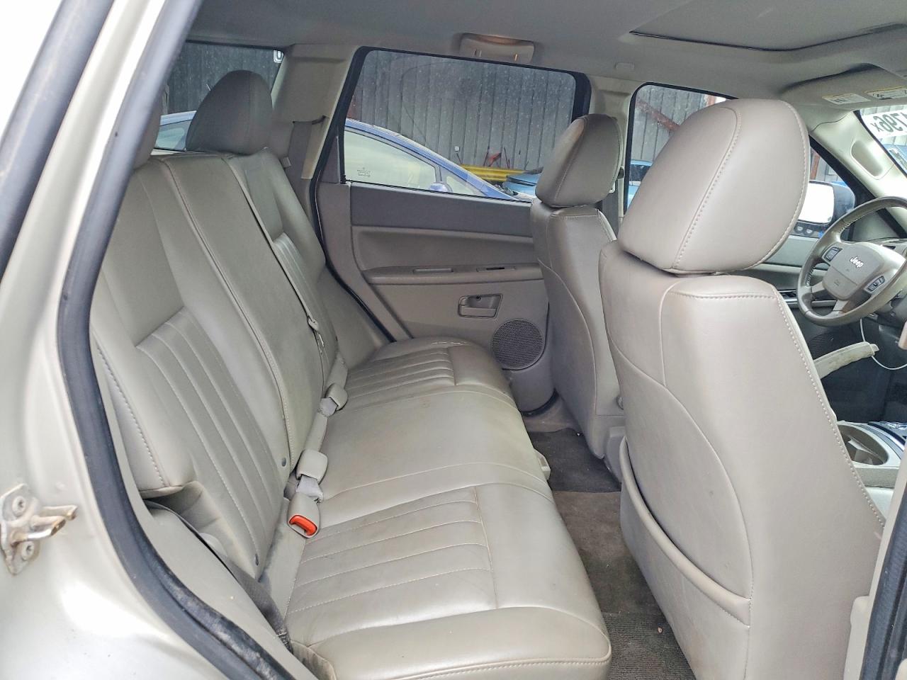 2007 Jeep Grand Cherokee Laredo Silver vin: 1J8GR48KX7C606148