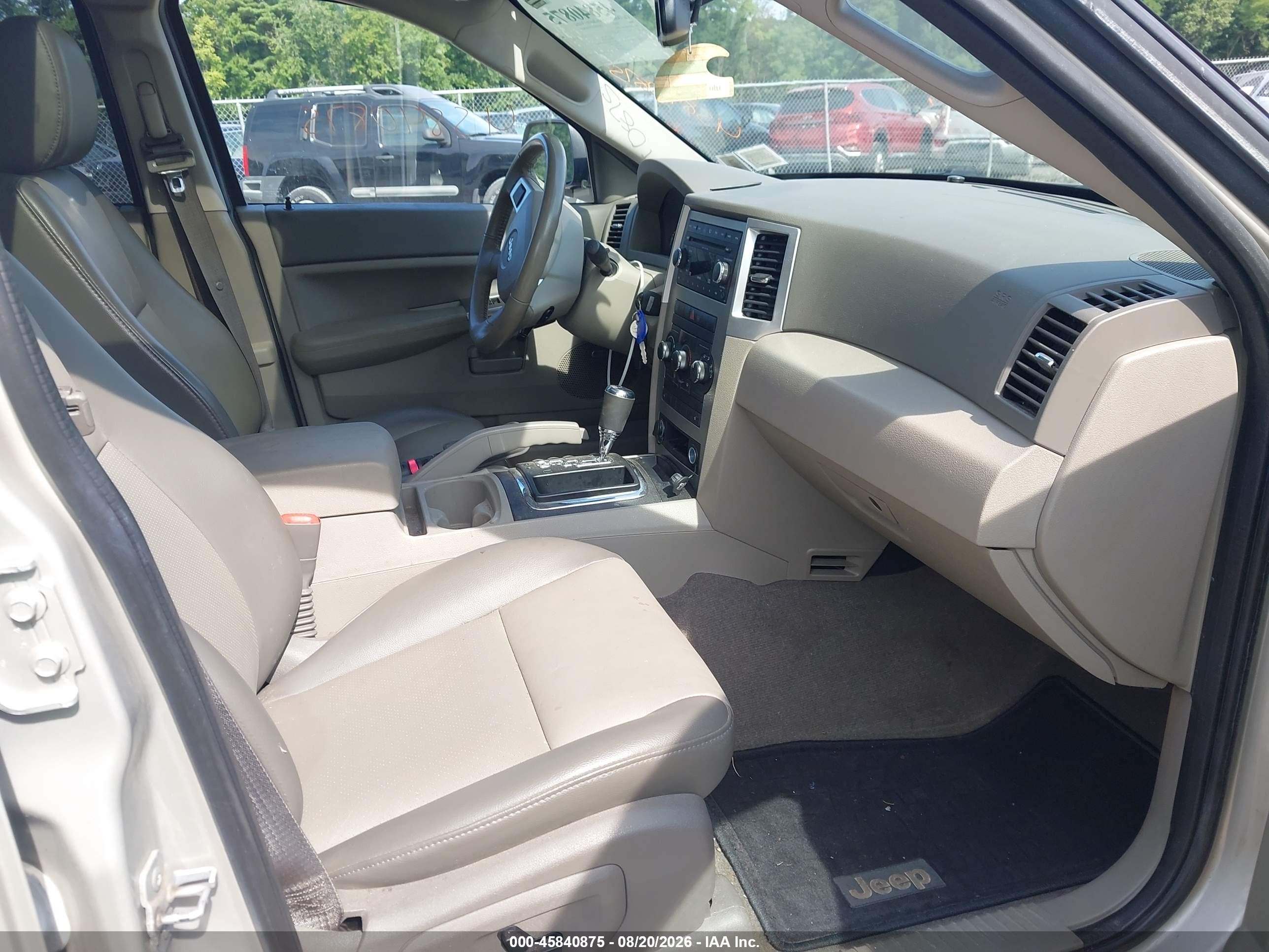 2008 Jeep Grand Cherokee Laredo Gold vin: 1J8GR48KX8C102443