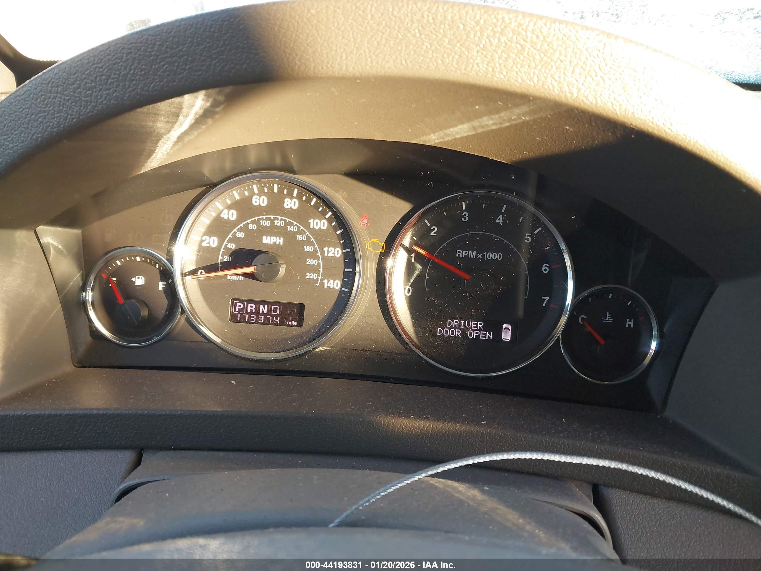 2008 Jeep Grand Cherokee Laredo Red vin: 1J8GR48KX8C176333