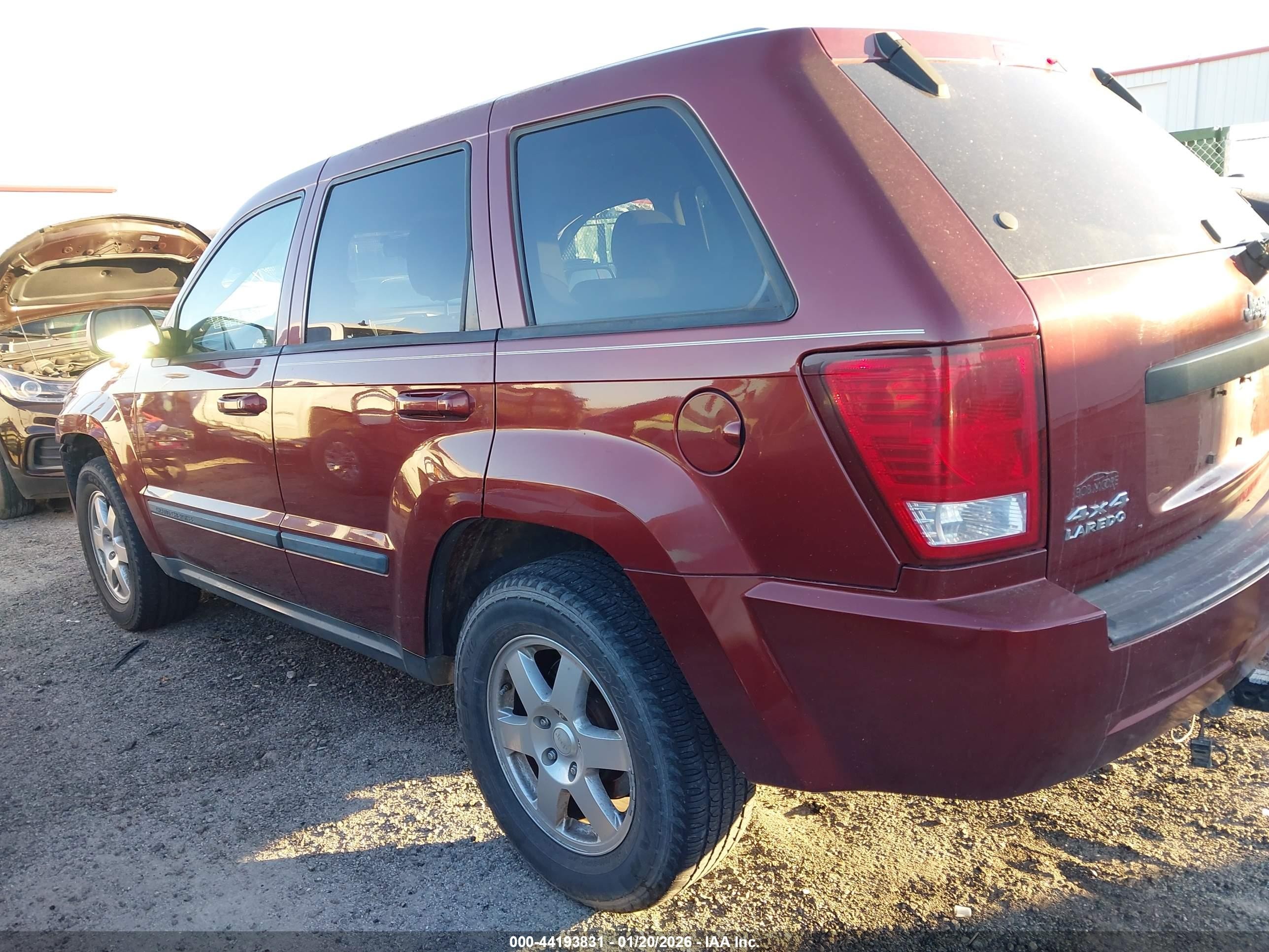 2008 Jeep Grand Cherokee Laredo Red vin: 1J8GR48KX8C176333
