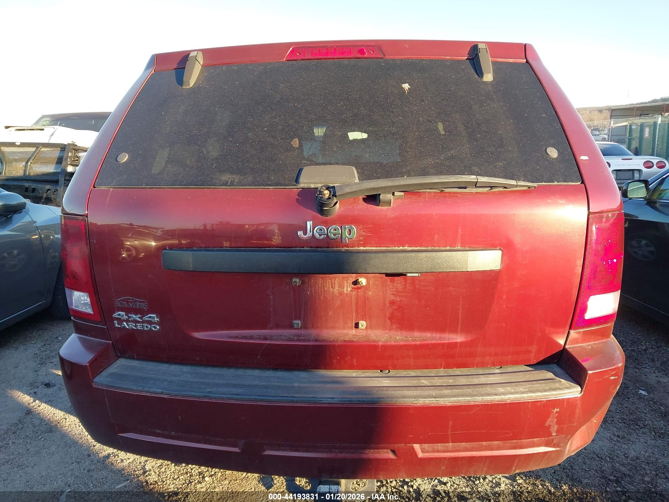 2008 Jeep Grand Cherokee Laredo Red vin: 1J8GR48KX8C176333