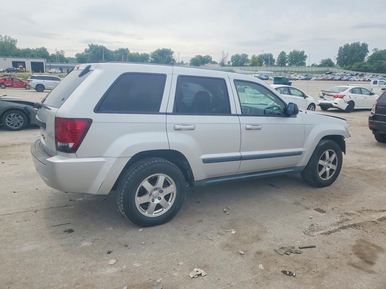 2008 Jeep Grand Cherokee Laredo Silver vin: 1J8GR48KX8C187963