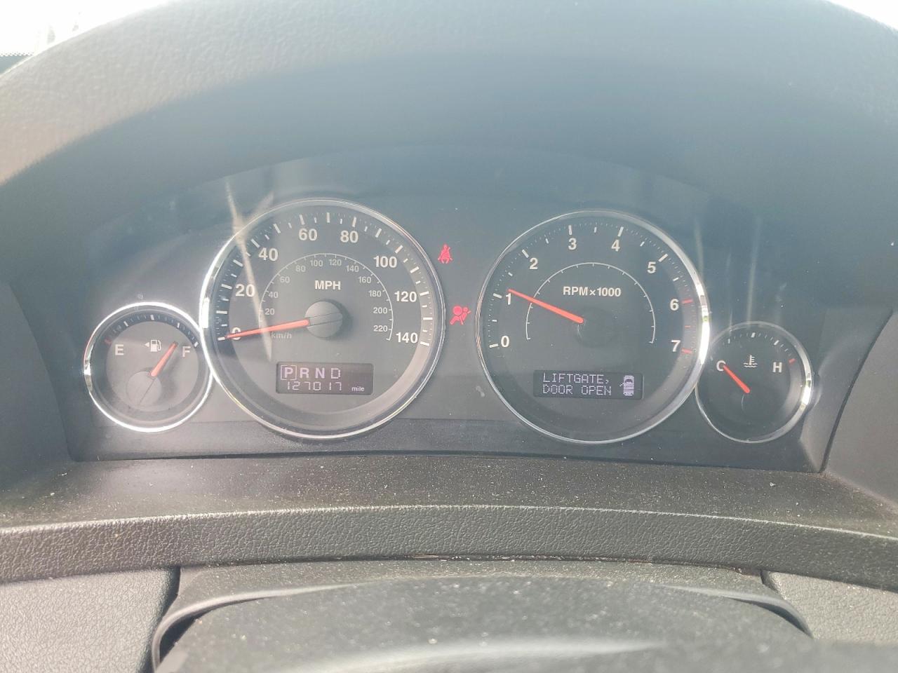 2008 Jeep Grand Cherokee Laredo Silver vin: 1J8GR48KX8C187963