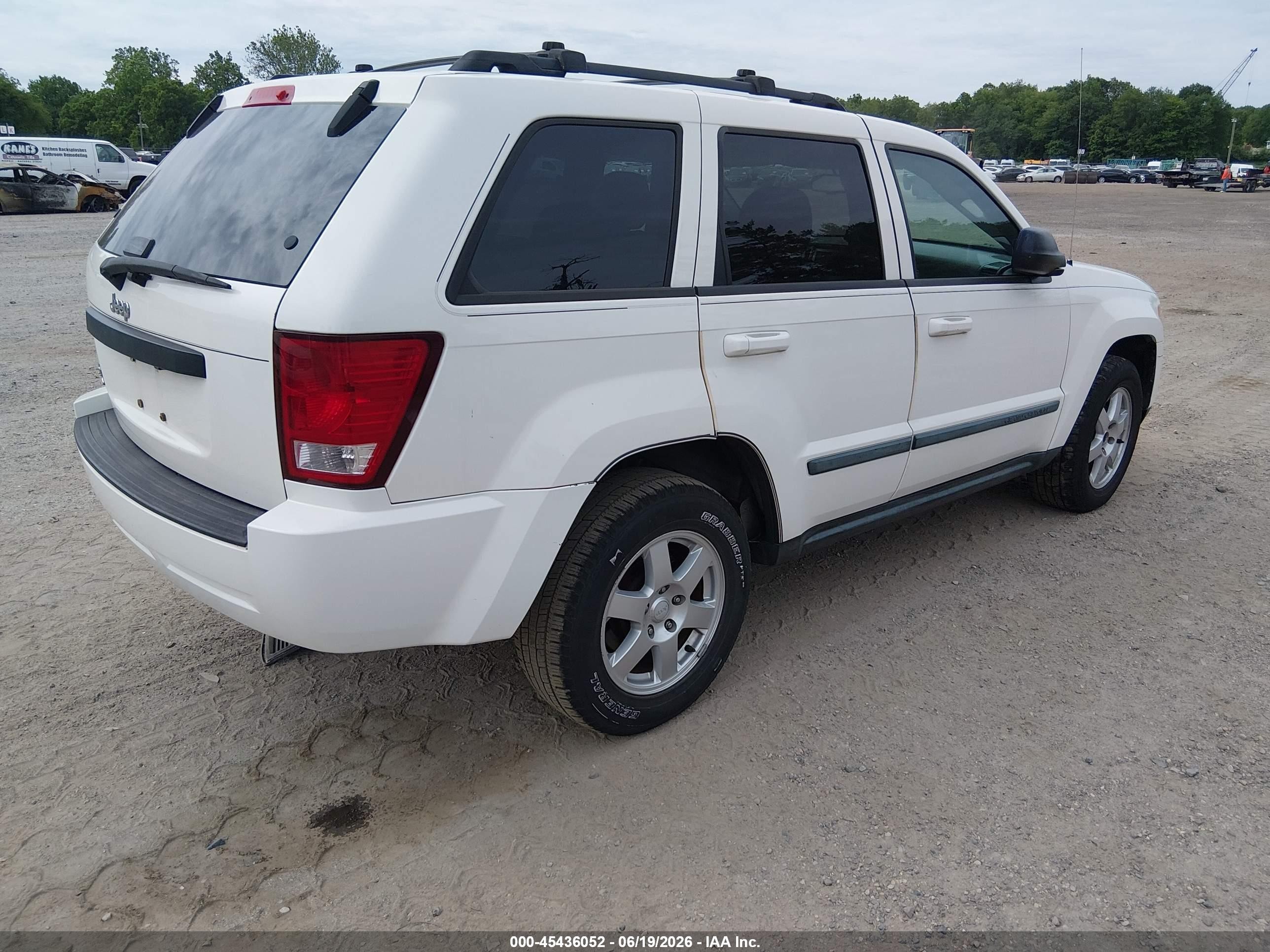 2008 Jeep Grand Cherokee Laredo White vin: 1J8GR48KX8C246414