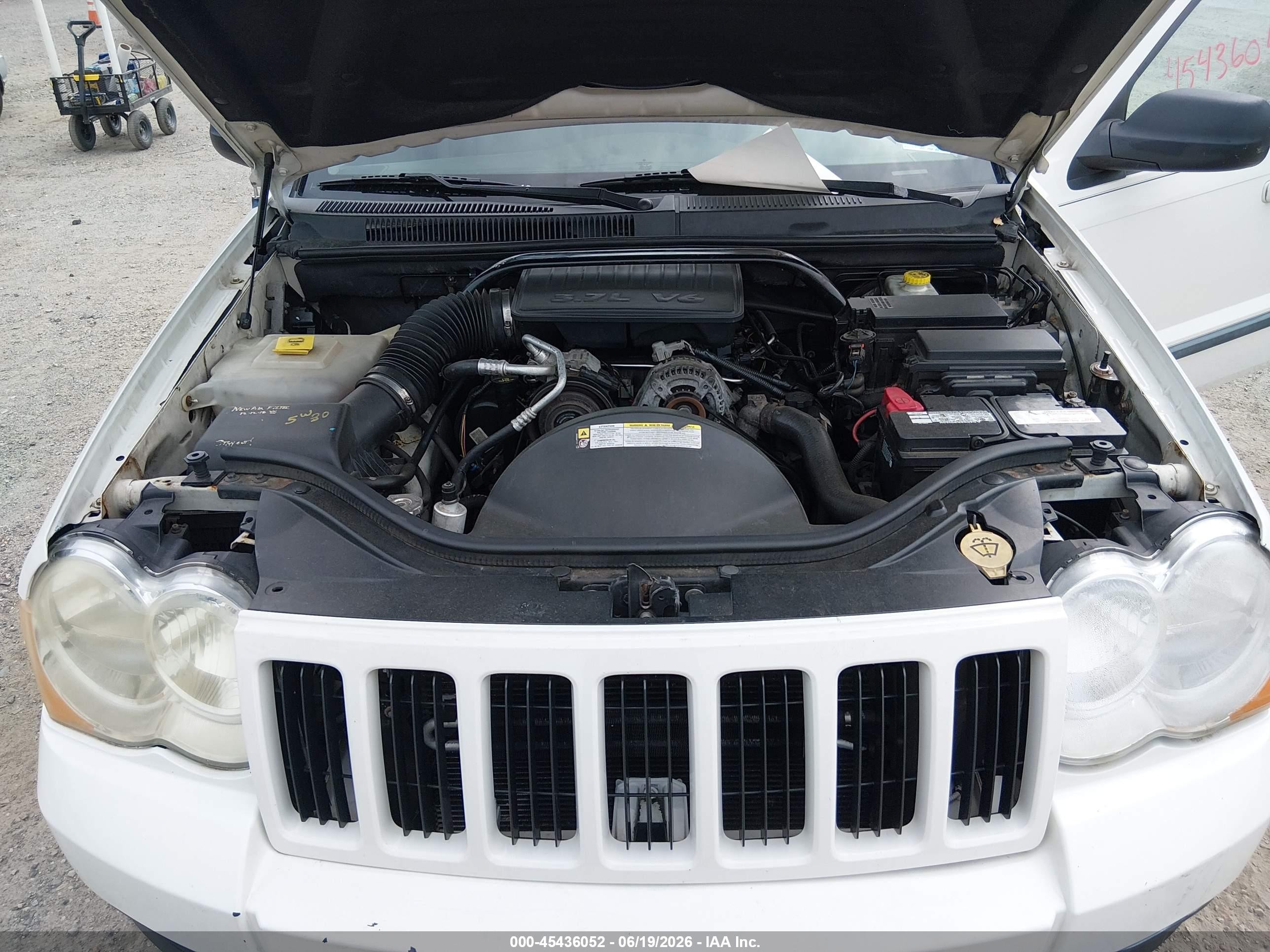 2008 Jeep Grand Cherokee Laredo White vin: 1J8GR48KX8C246414