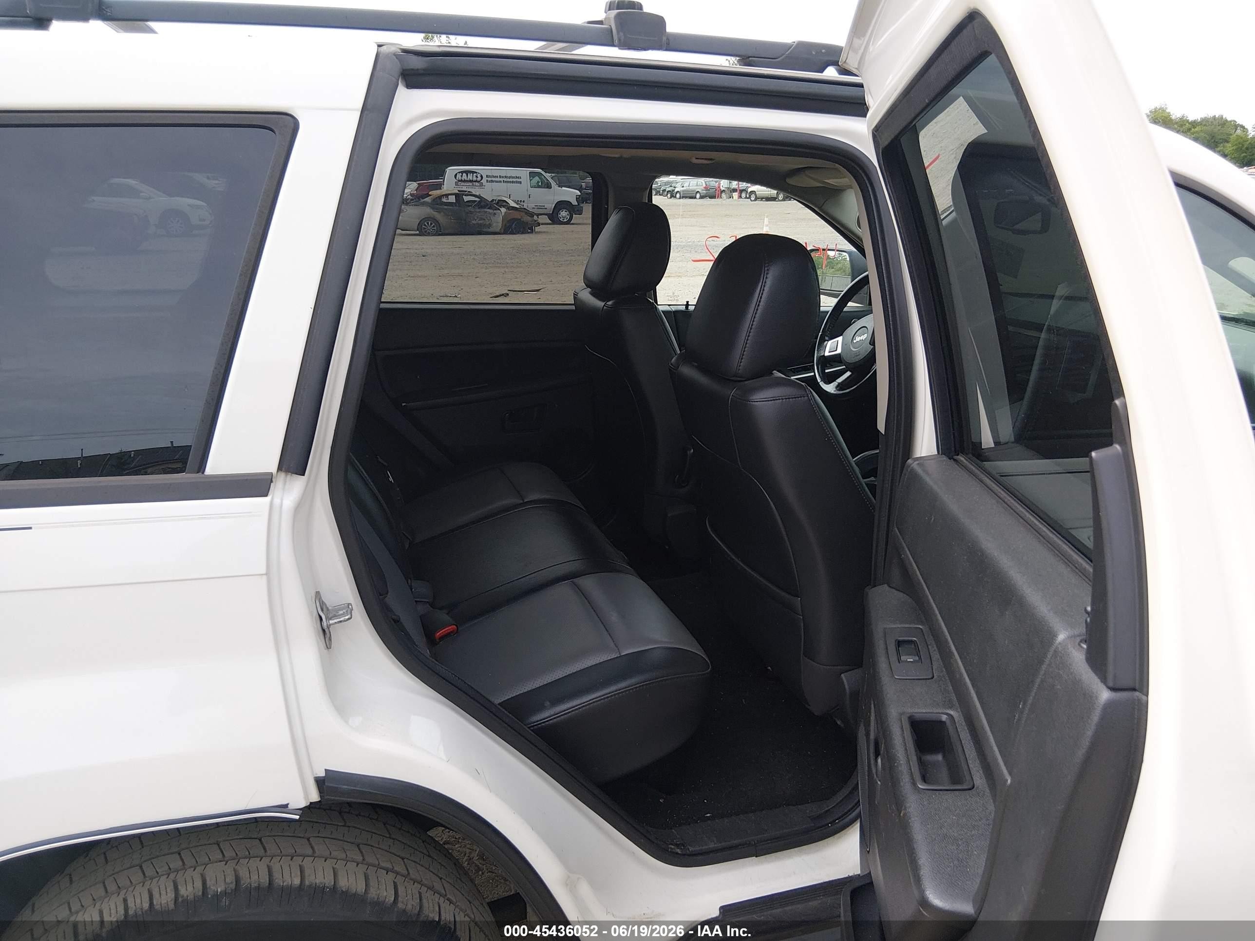 2008 Jeep Grand Cherokee Laredo White vin: 1J8GR48KX8C246414