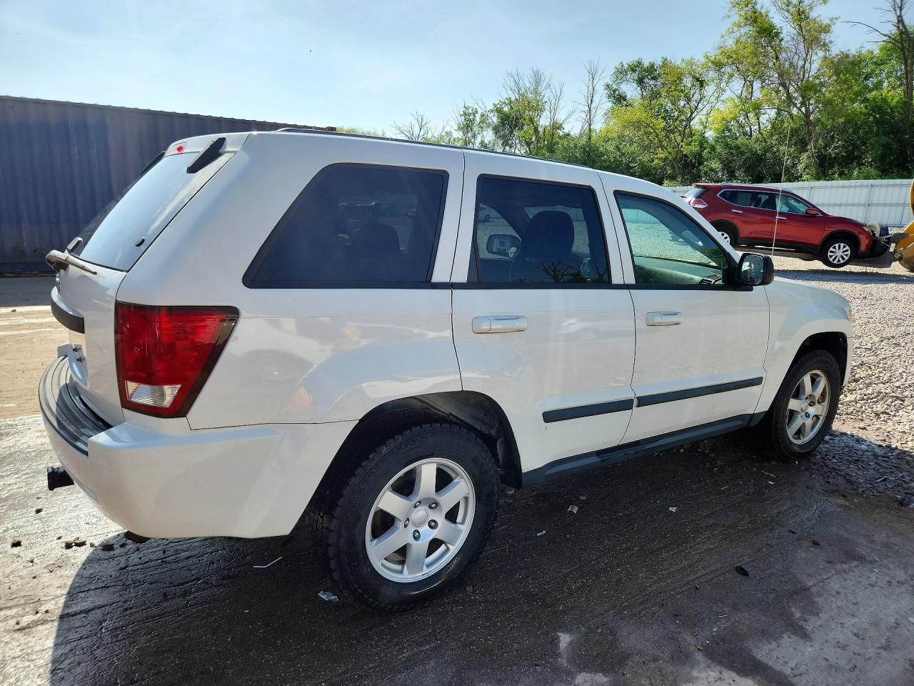2008 Jeep Grand Cherokee Laredo Белый vin: 1J8GR48KX8C247059