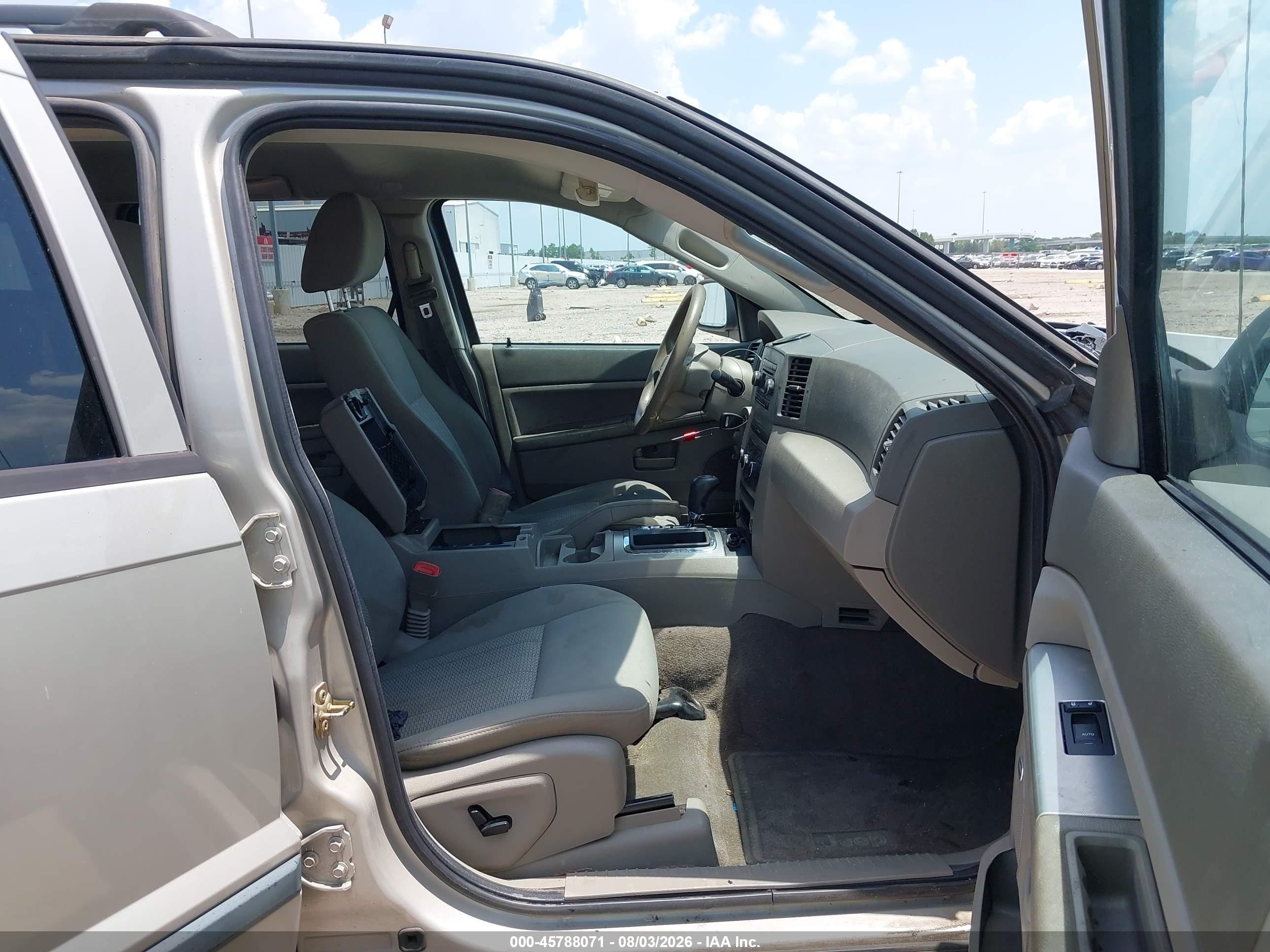 2007 Jeep Grand Cherokee Laredo Silver vin: 1J8GS48K07C538480
