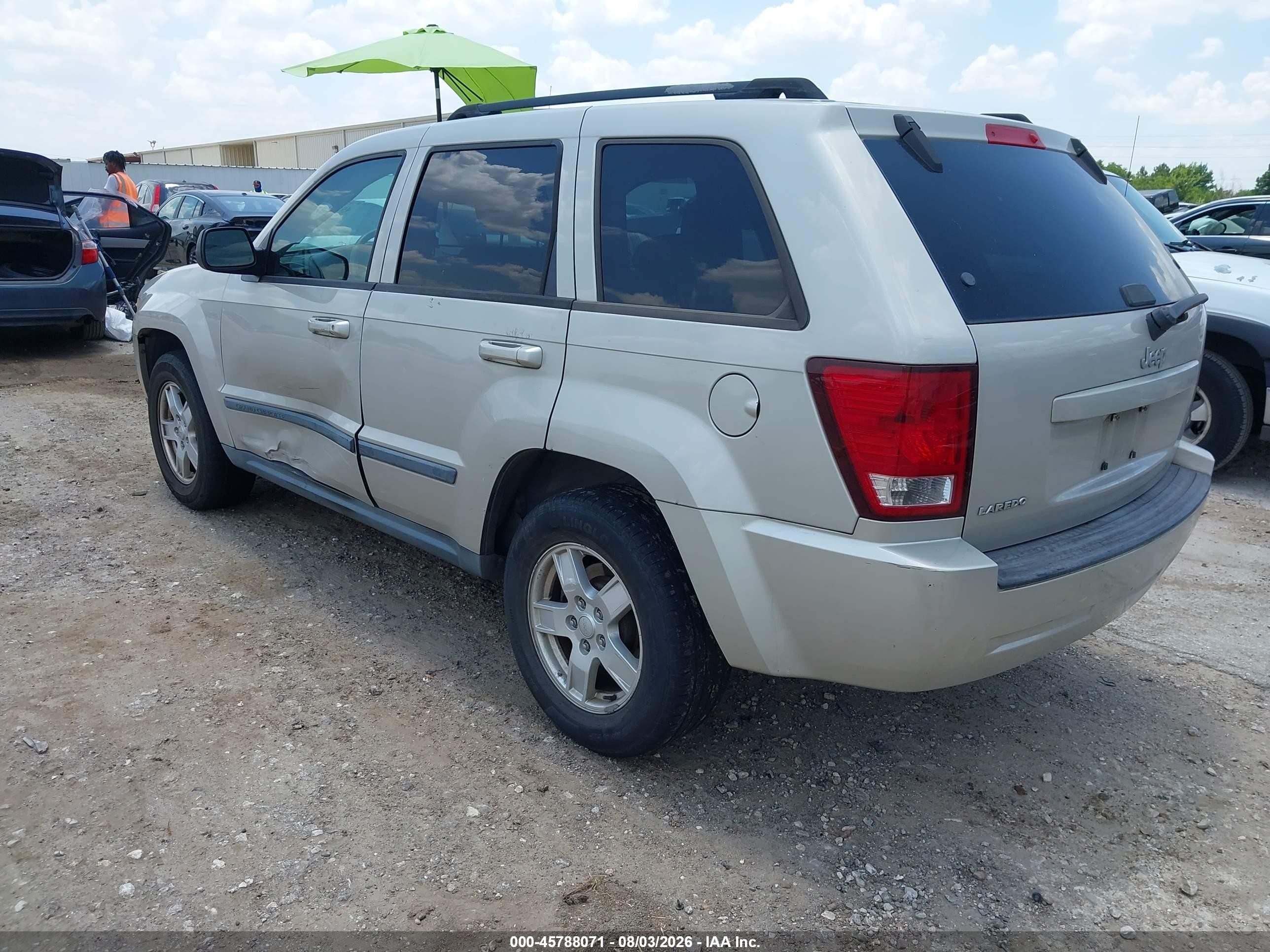2007 Jeep Grand Cherokee Laredo Silver vin: 1J8GS48K07C538480