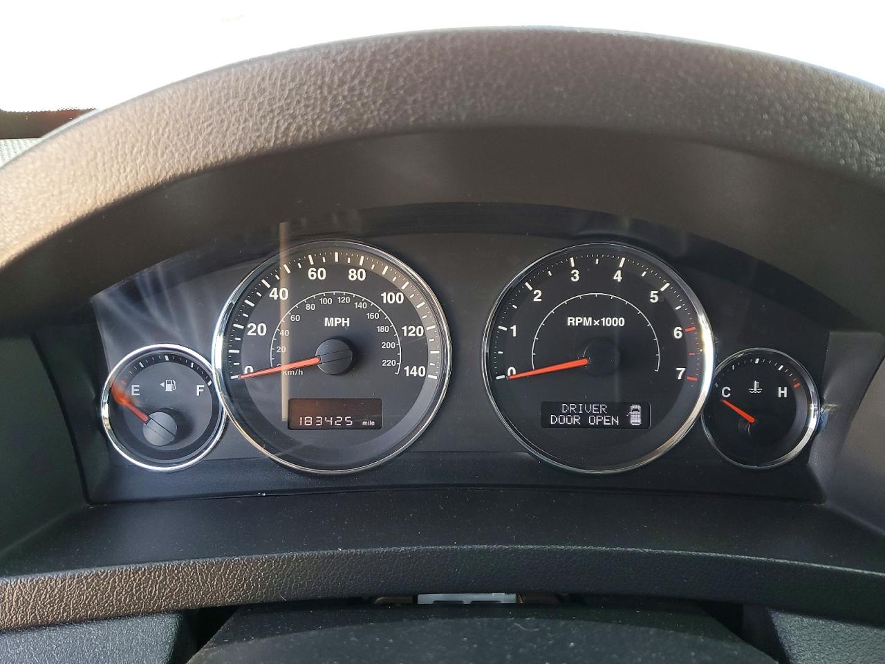 2008 Jeep Cherokee Темно-бордовый vin: 1J8GS48K08C129588