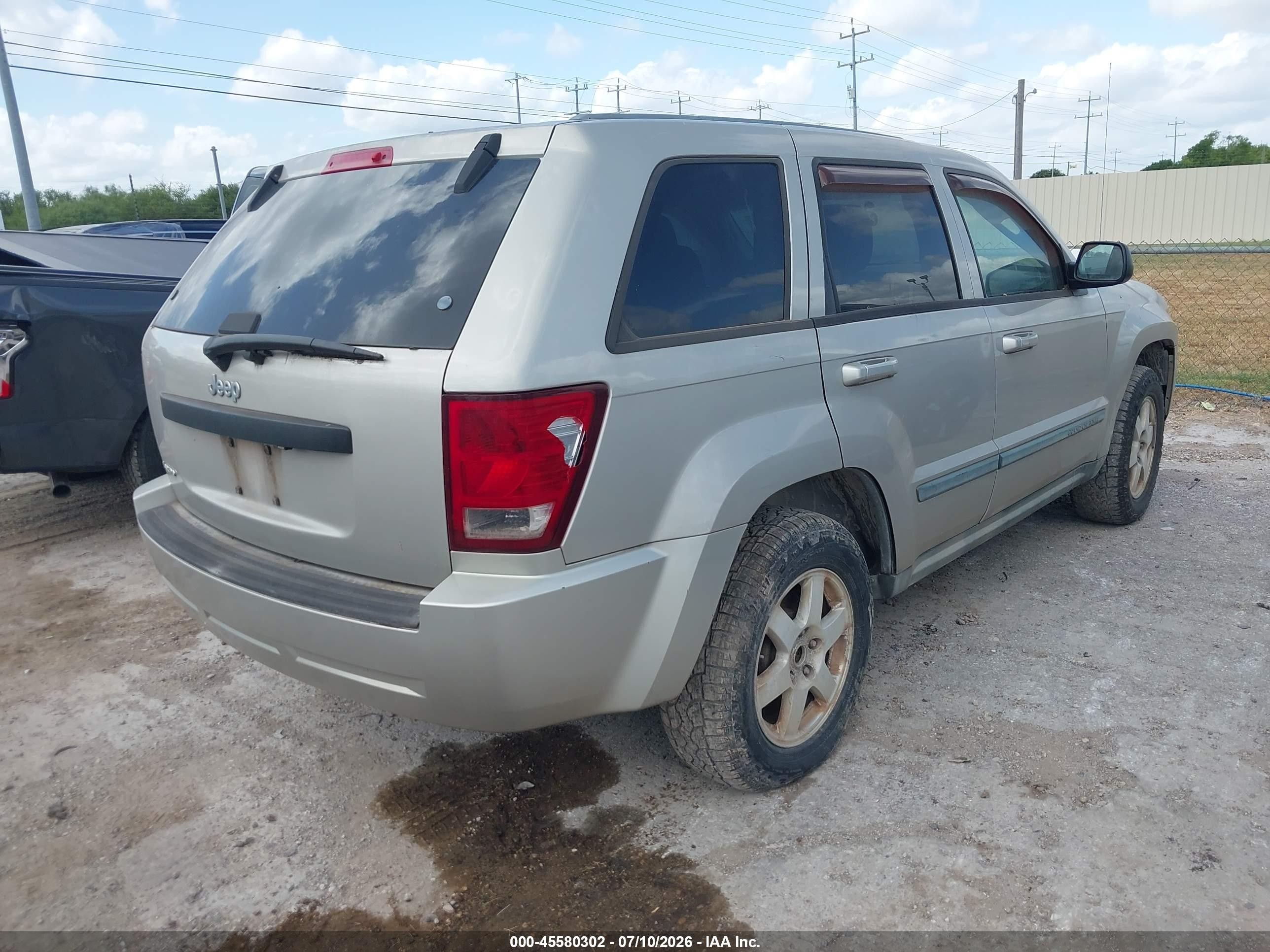2008 Jeep Grand Cherokee Laredo Желто-коричневый vin: 1J8GS48K08C130269