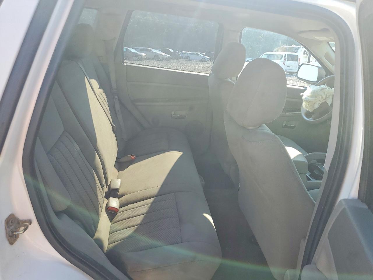 2006 Jeep Grand Cherokee Laredo White vin: 1J8GS48K16C310504