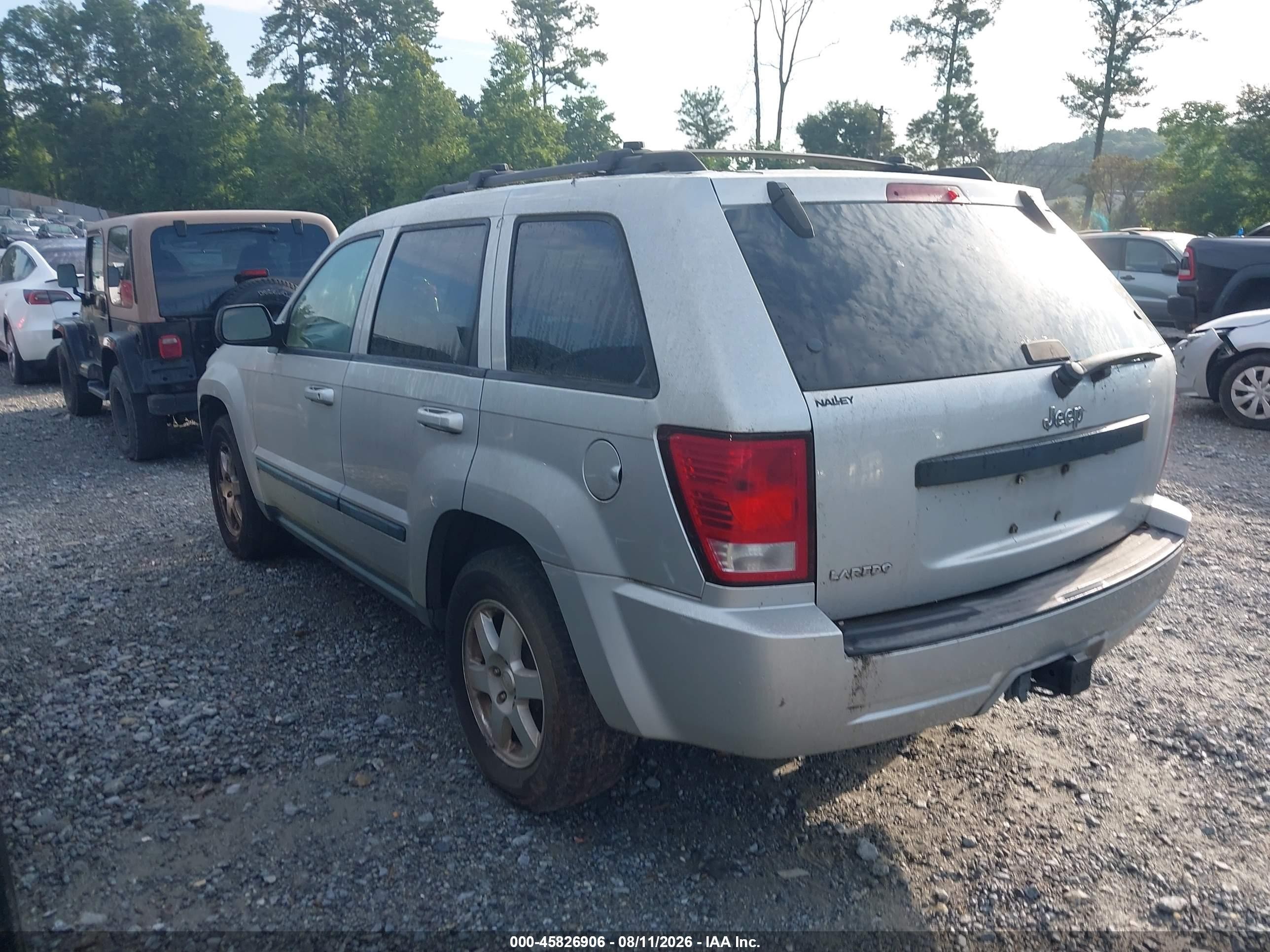 2008 Jeep Grand Cherokee Laredo Silver vin: 1J8GS48K18C106319