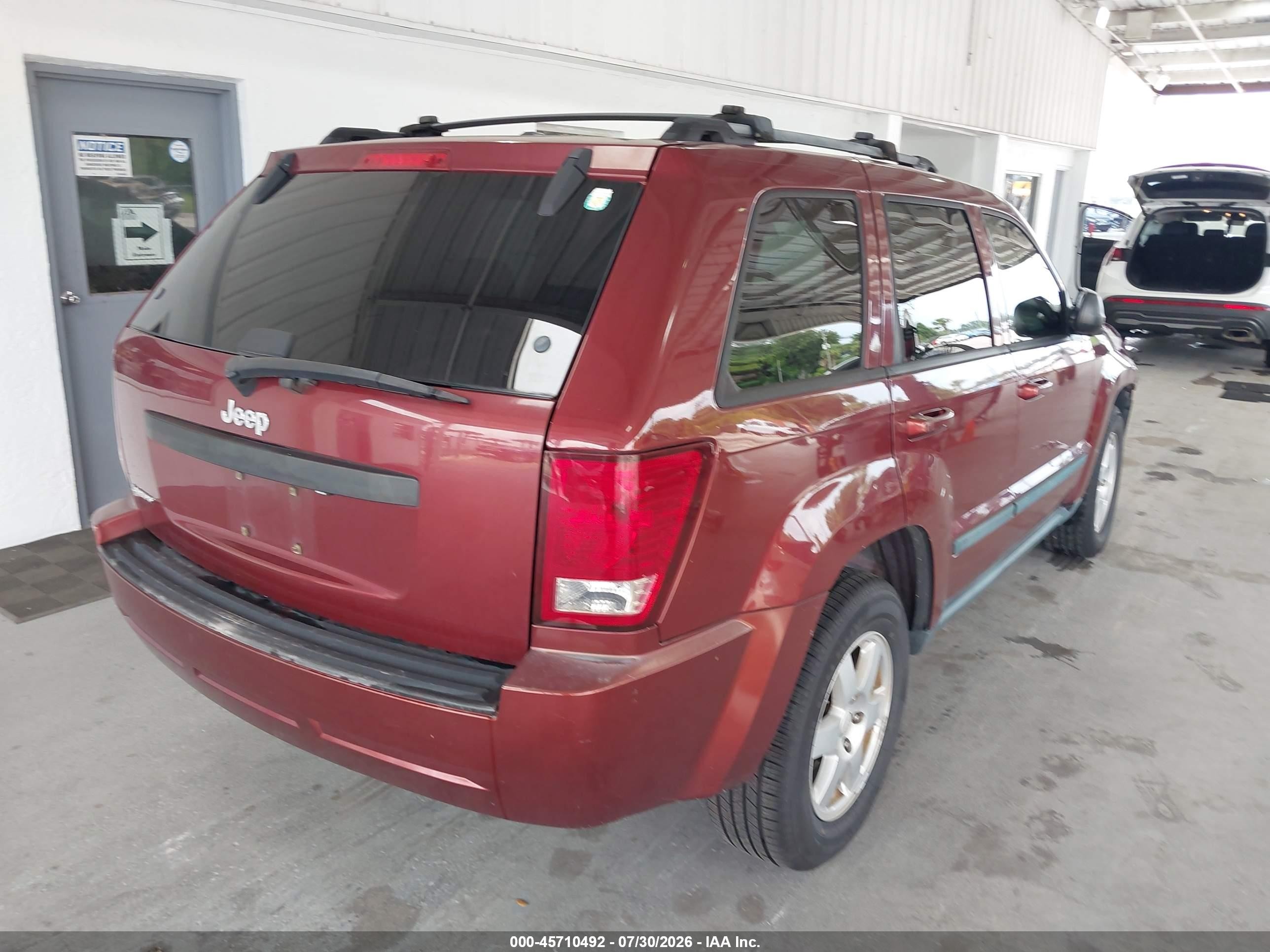 2008 Jeep Grand Cherokee Laredo Maroon vin: 1J8GS48K18C161353