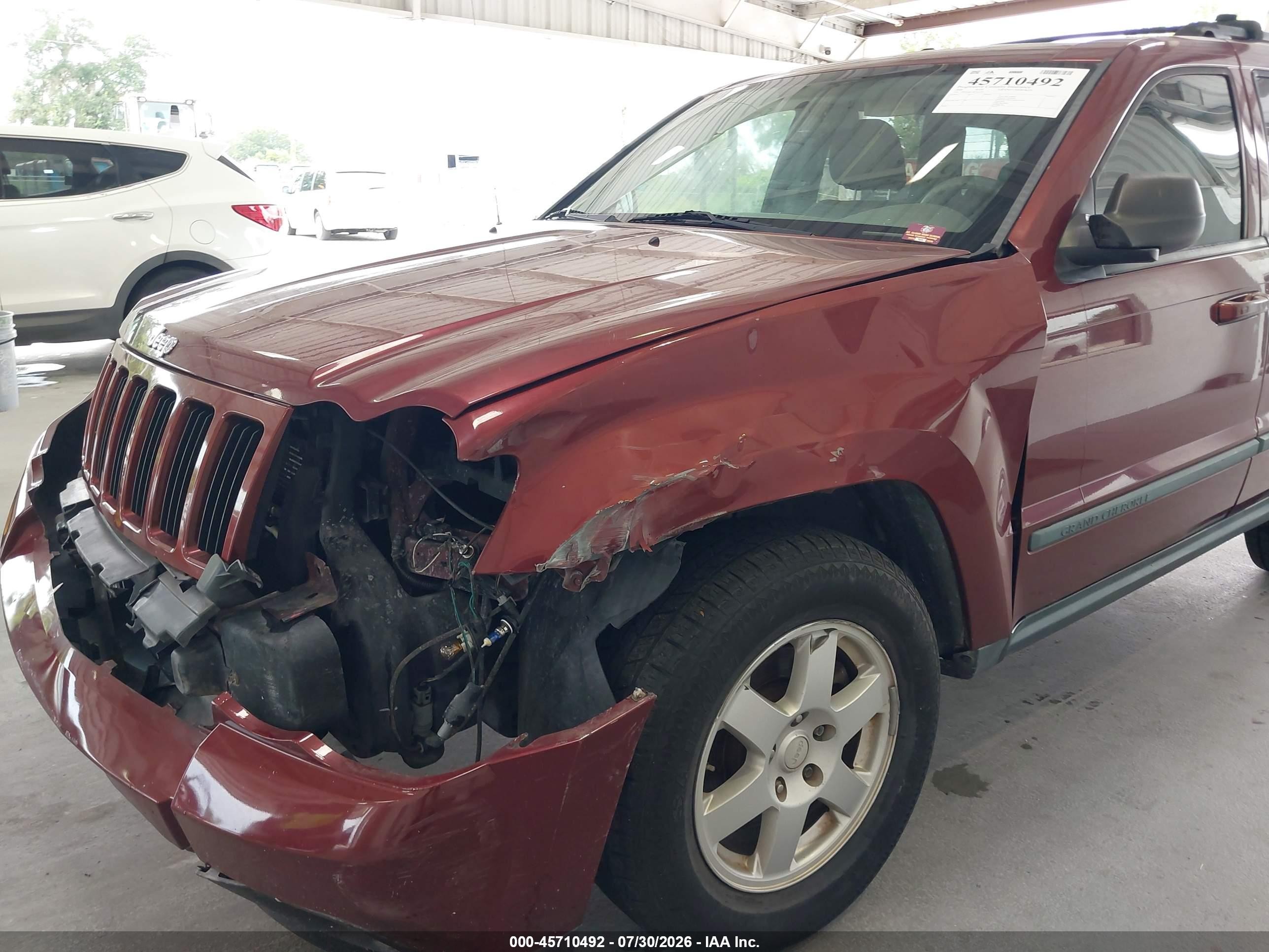 2008 Jeep Grand Cherokee Laredo Maroon vin: 1J8GS48K18C161353