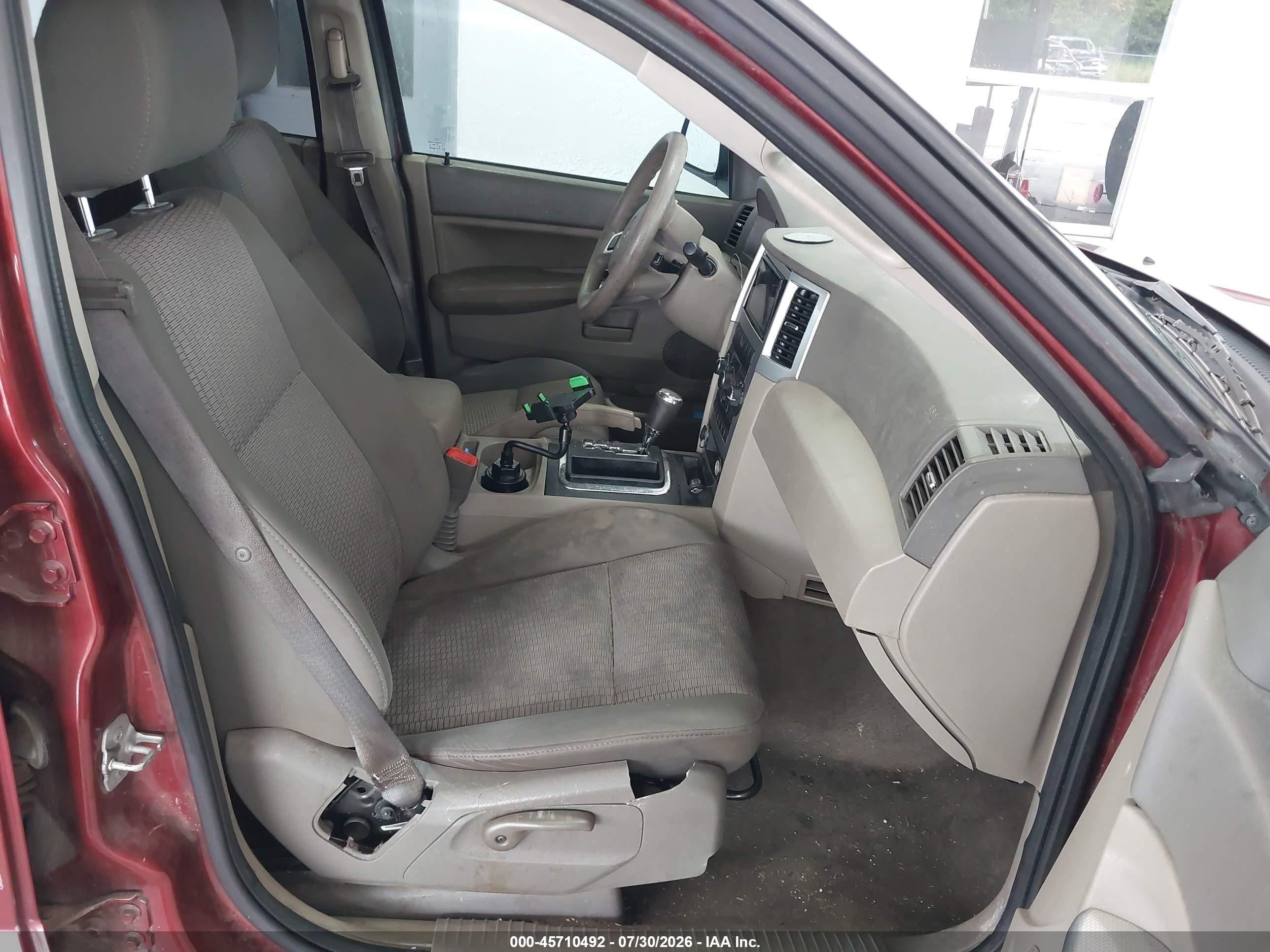 2008 Jeep Grand Cherokee Laredo Maroon vin: 1J8GS48K18C161353