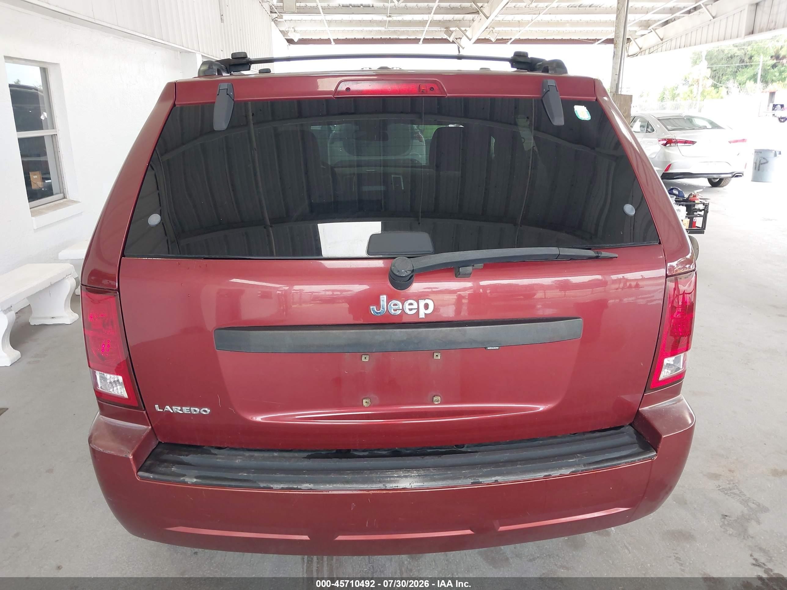 2008 Jeep Grand Cherokee Laredo Maroon vin: 1J8GS48K18C161353