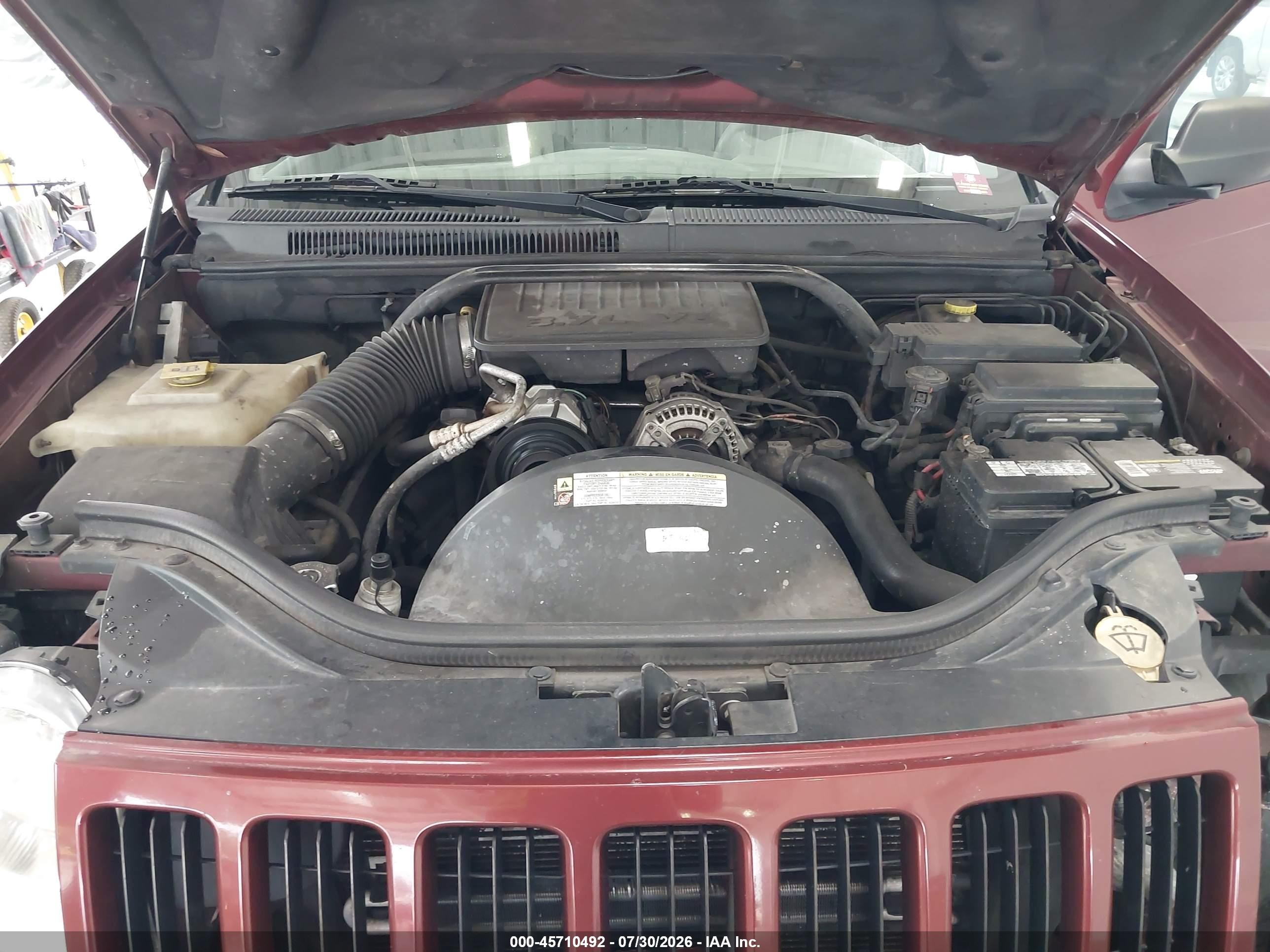 2008 Jeep Grand Cherokee Laredo Maroon vin: 1J8GS48K18C161353